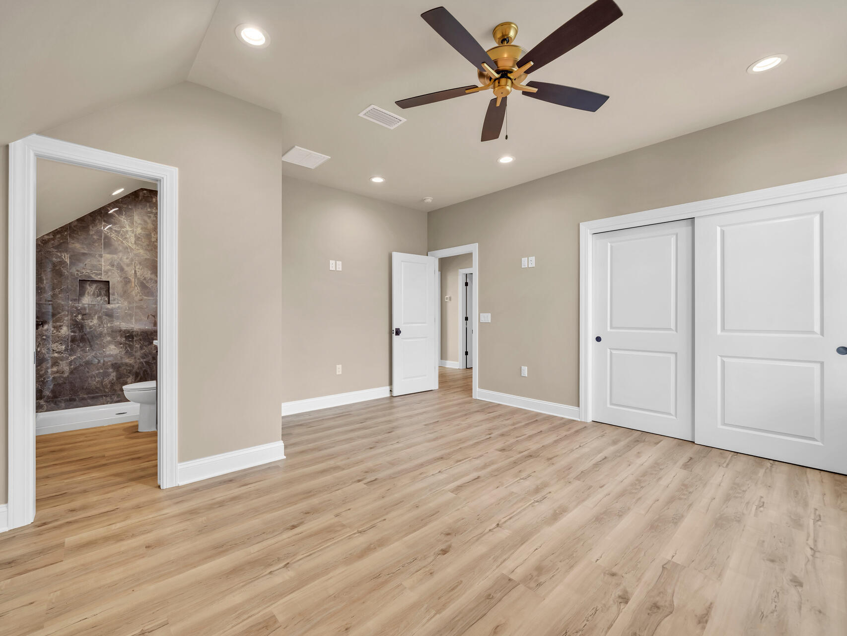 property viewer photo 31