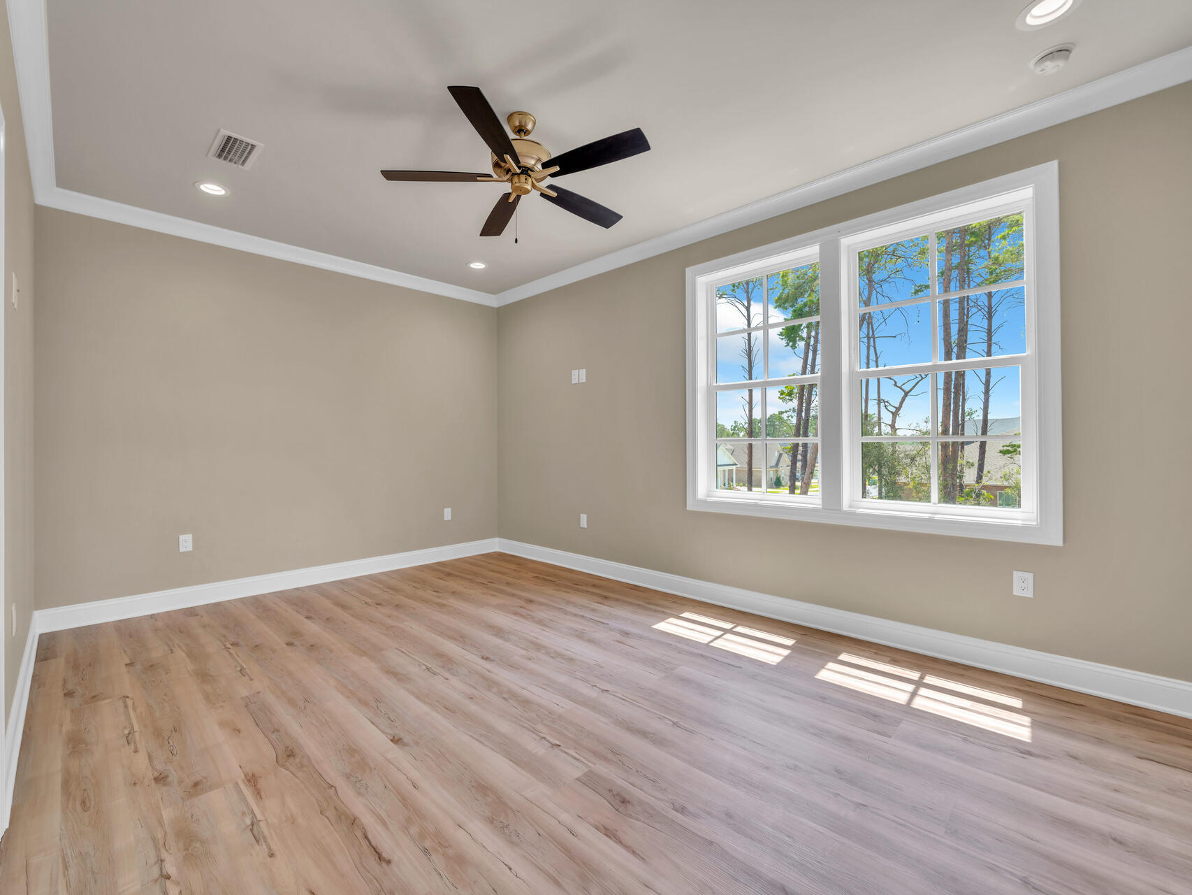 property viewer photo 33