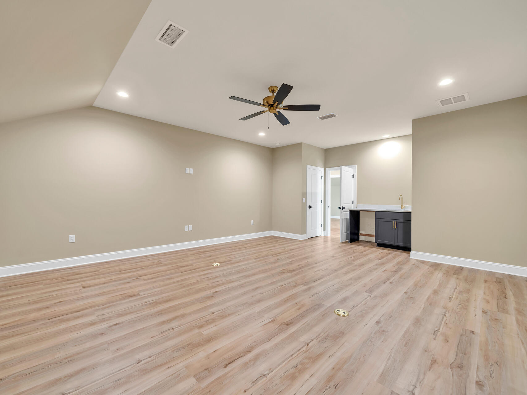 property viewer photo 37