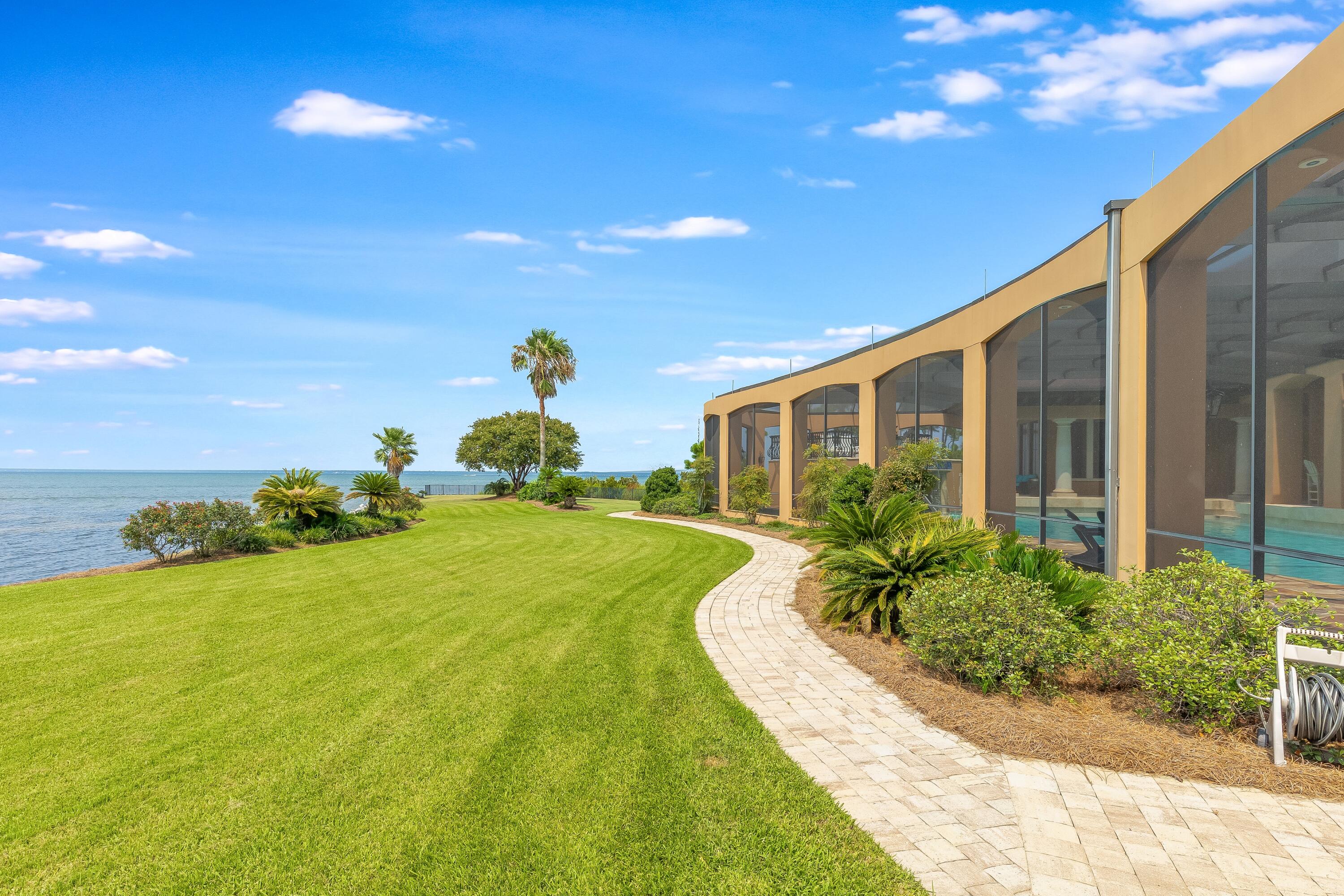 main property photo 123