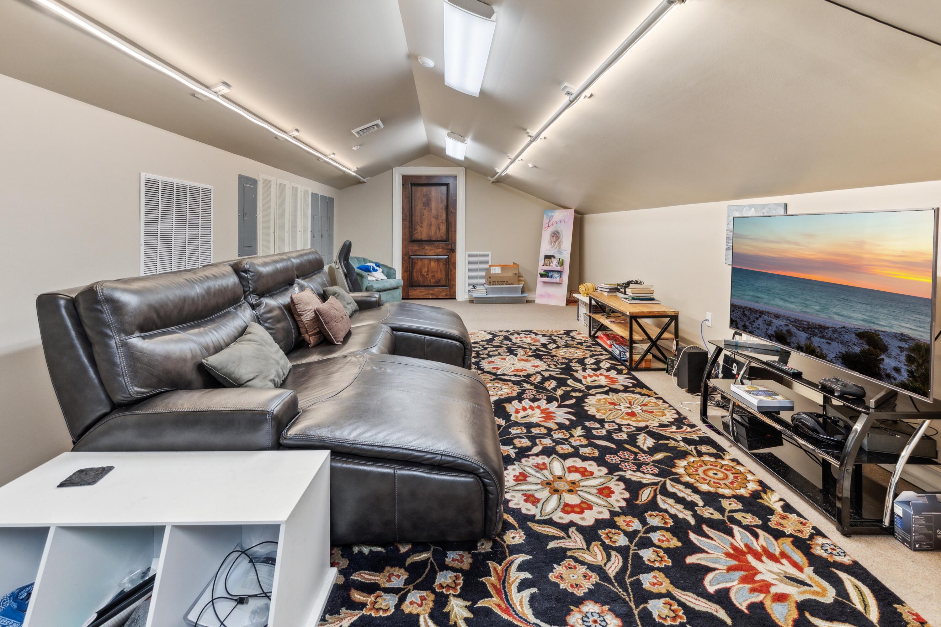 main property photo 75