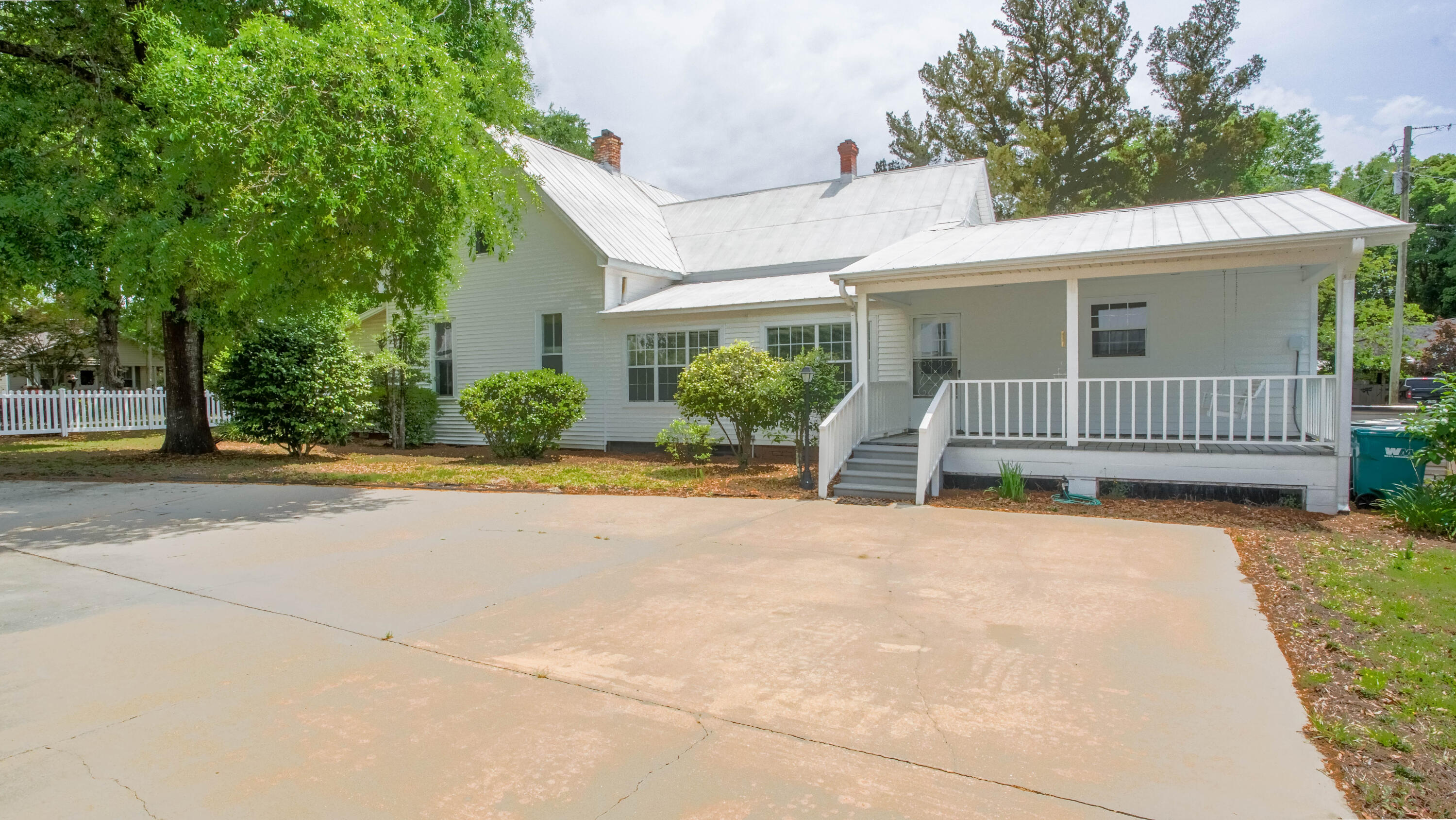 main property photo 8