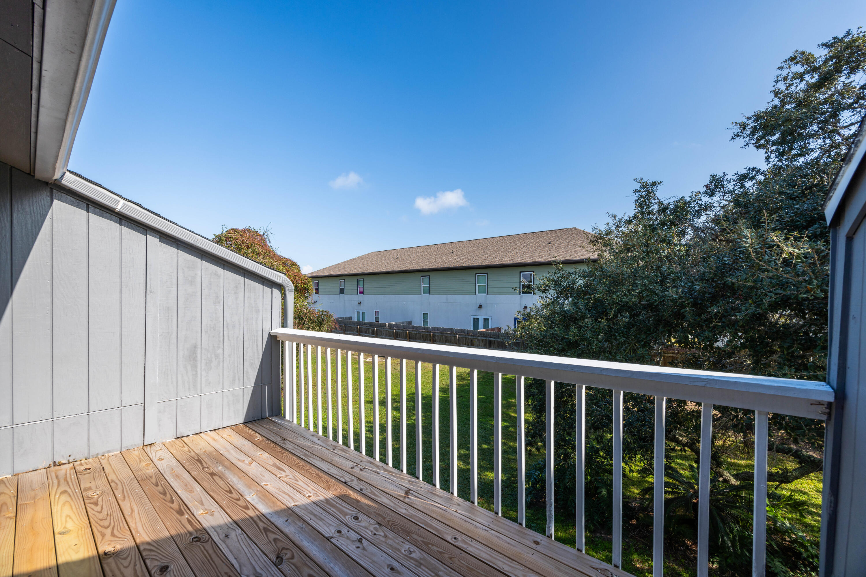 property viewer photo 20