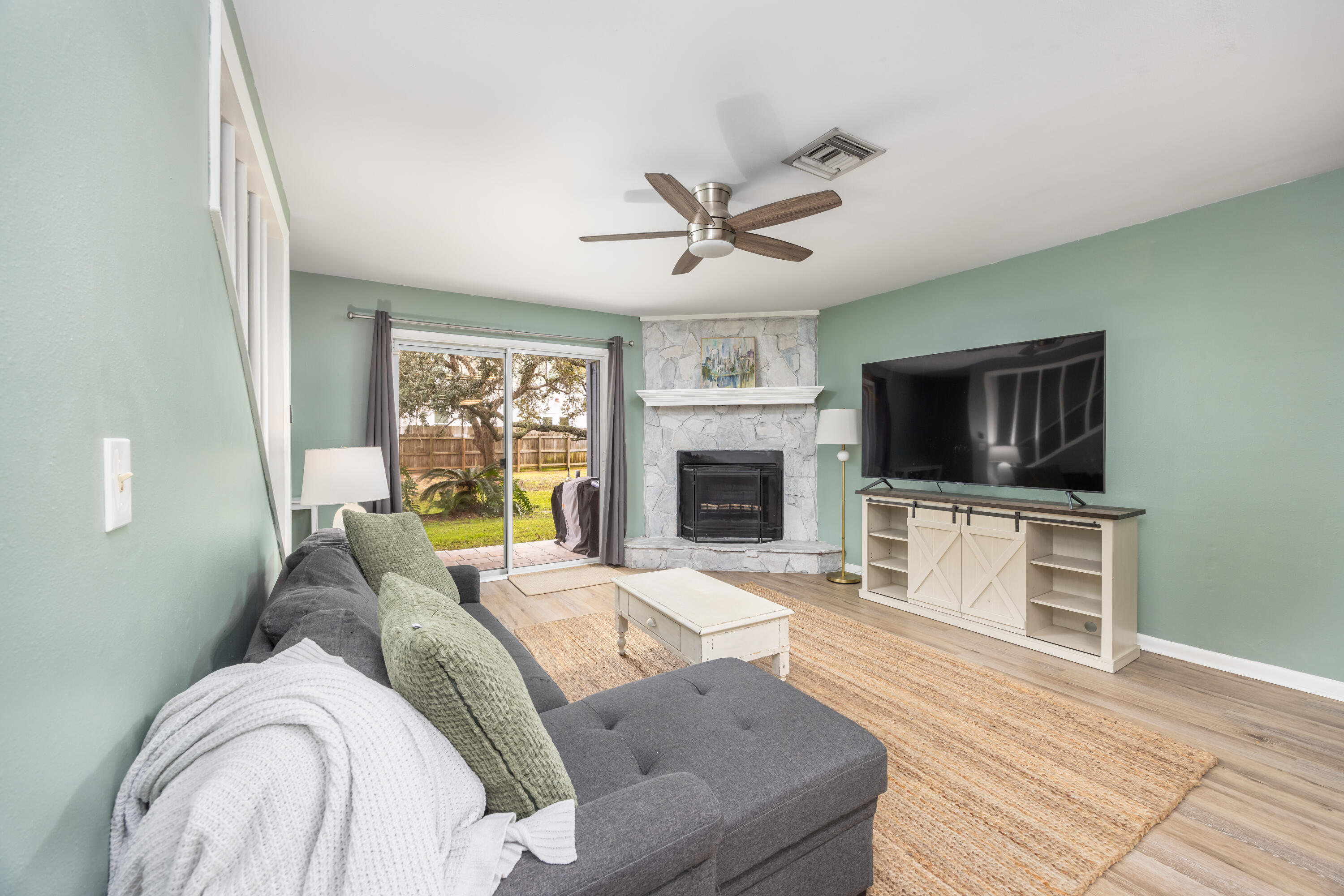 property viewer photo 9