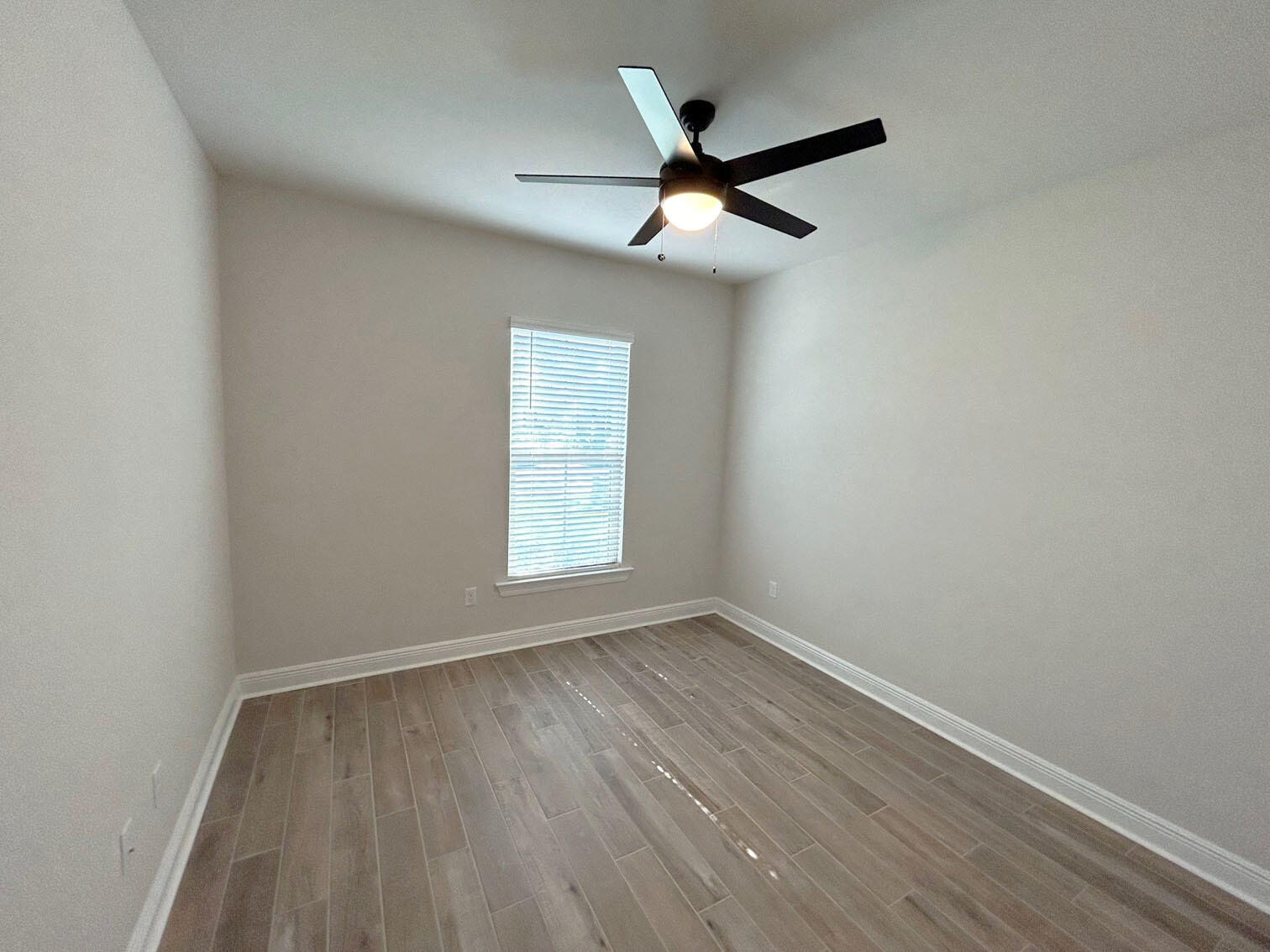 property viewer photo 12