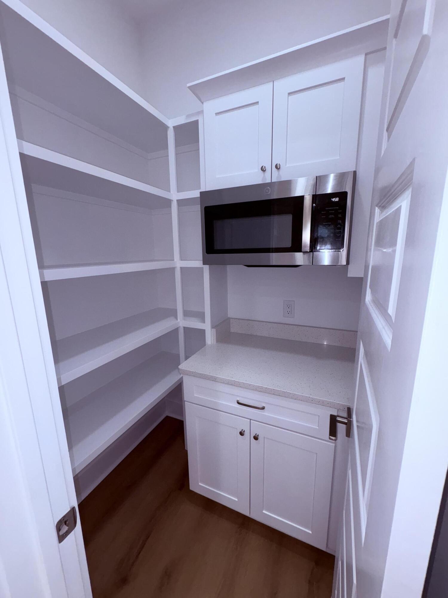 property viewer photo 4