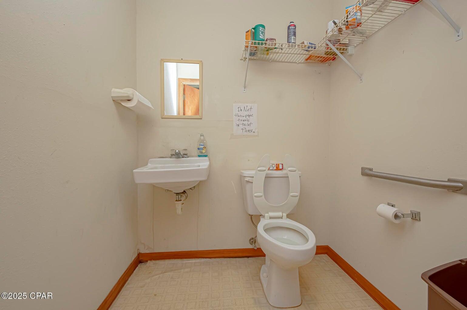 main property photo 32
