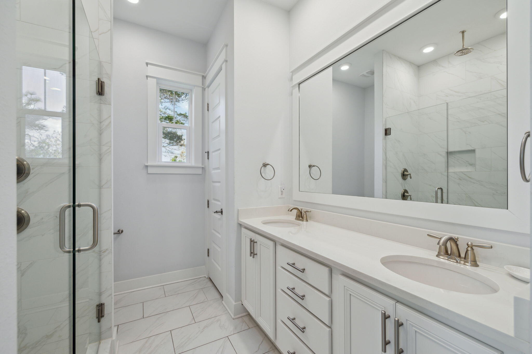 property viewer photo 26
