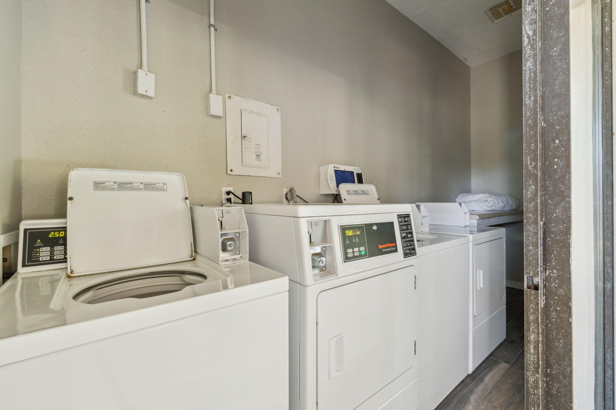 main property photo 28