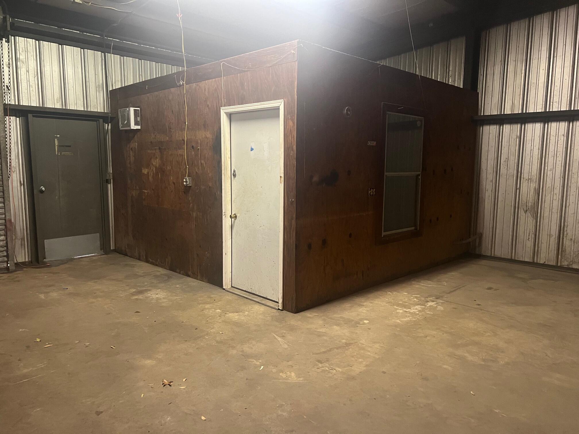 main property photo 10