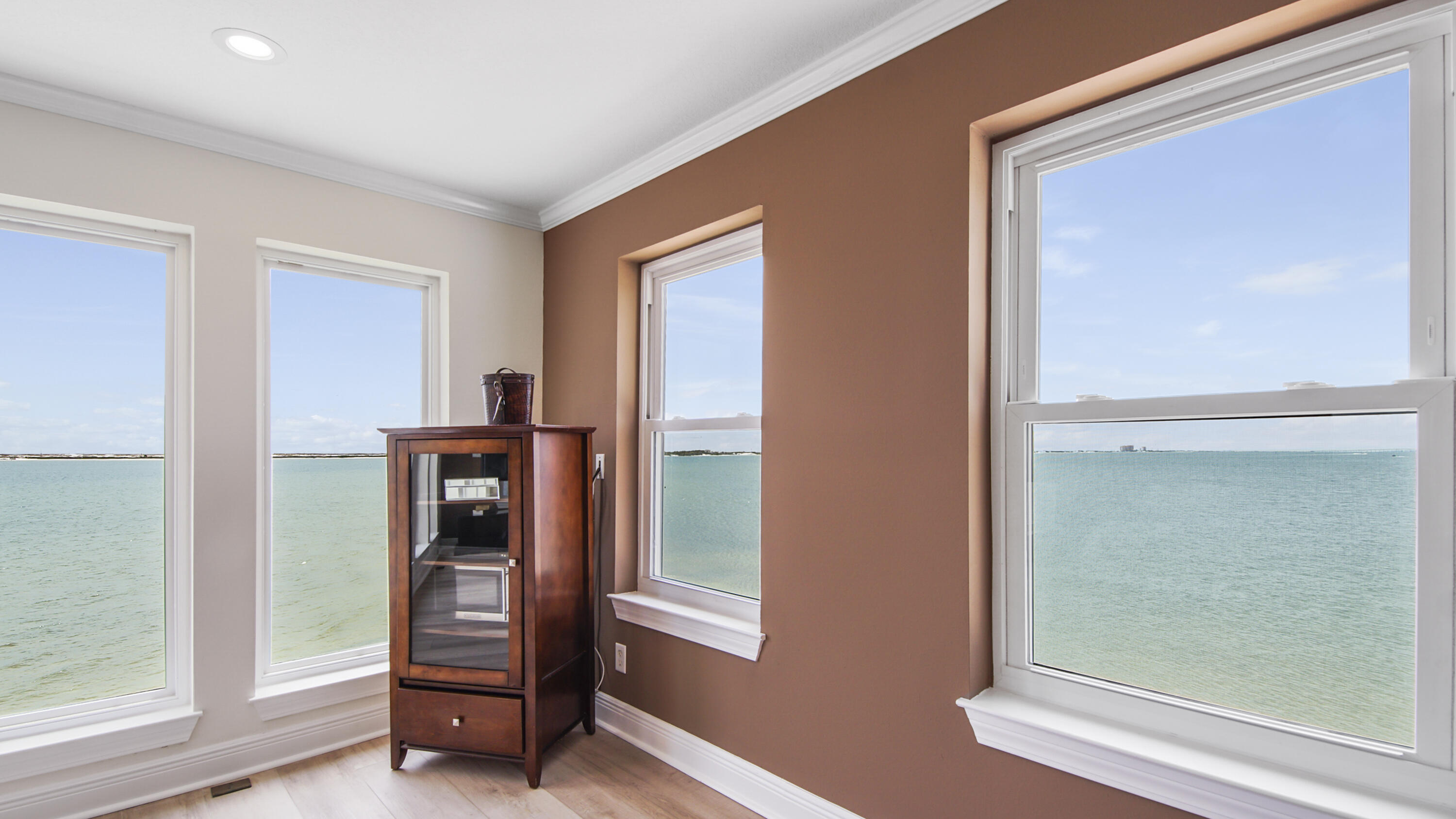 main property photo 60