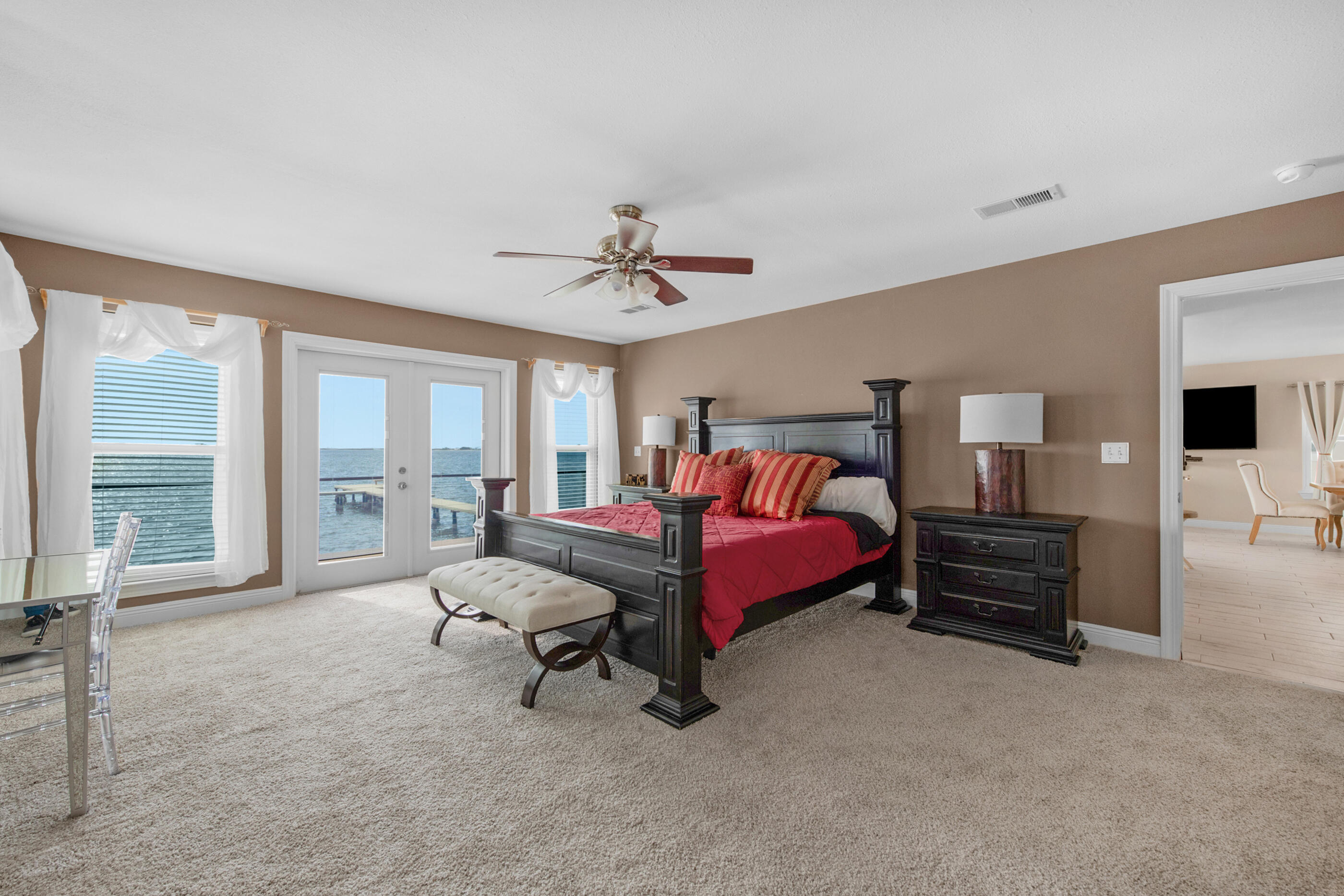 main property photo 76