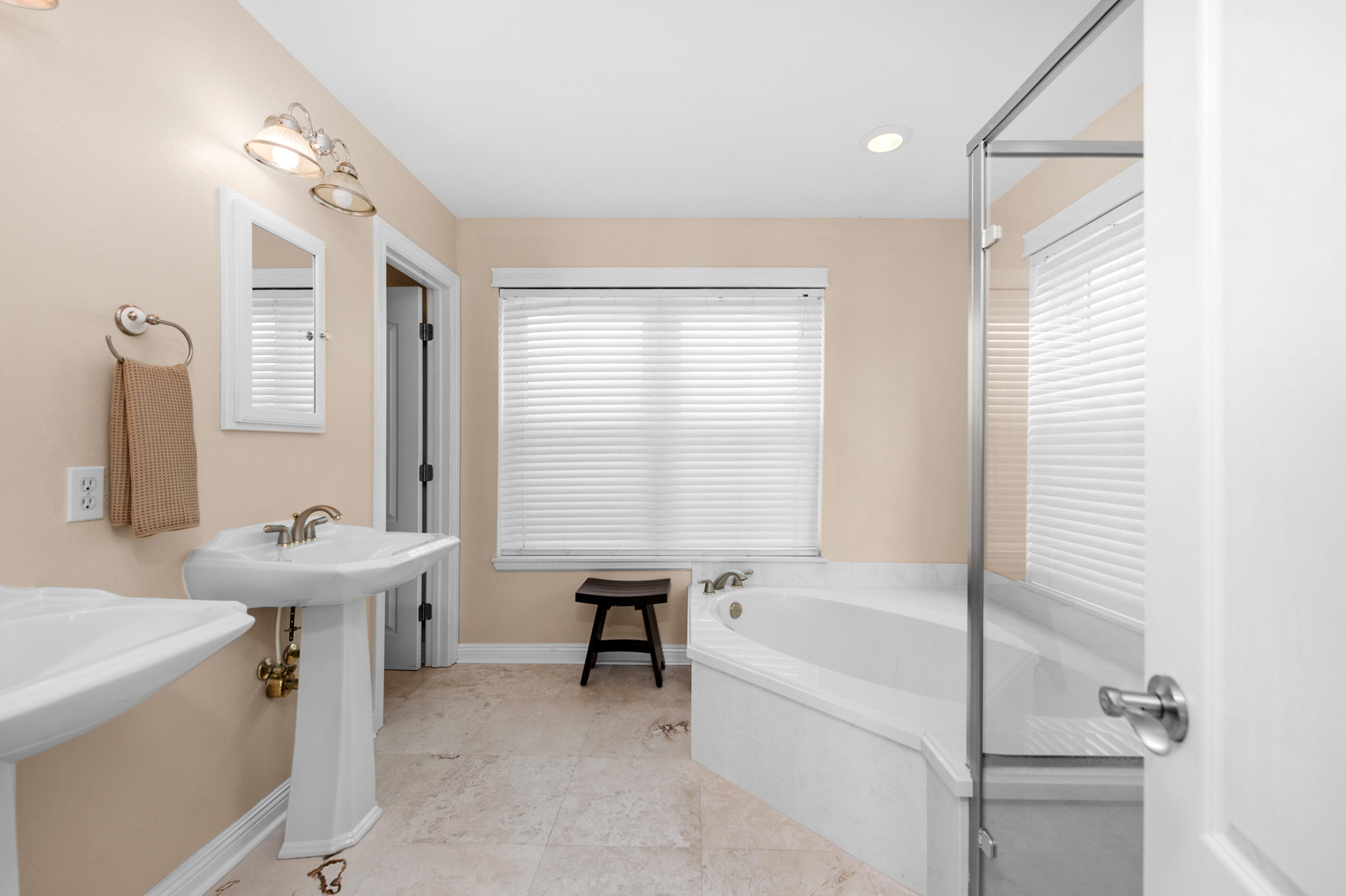 main property photo 78