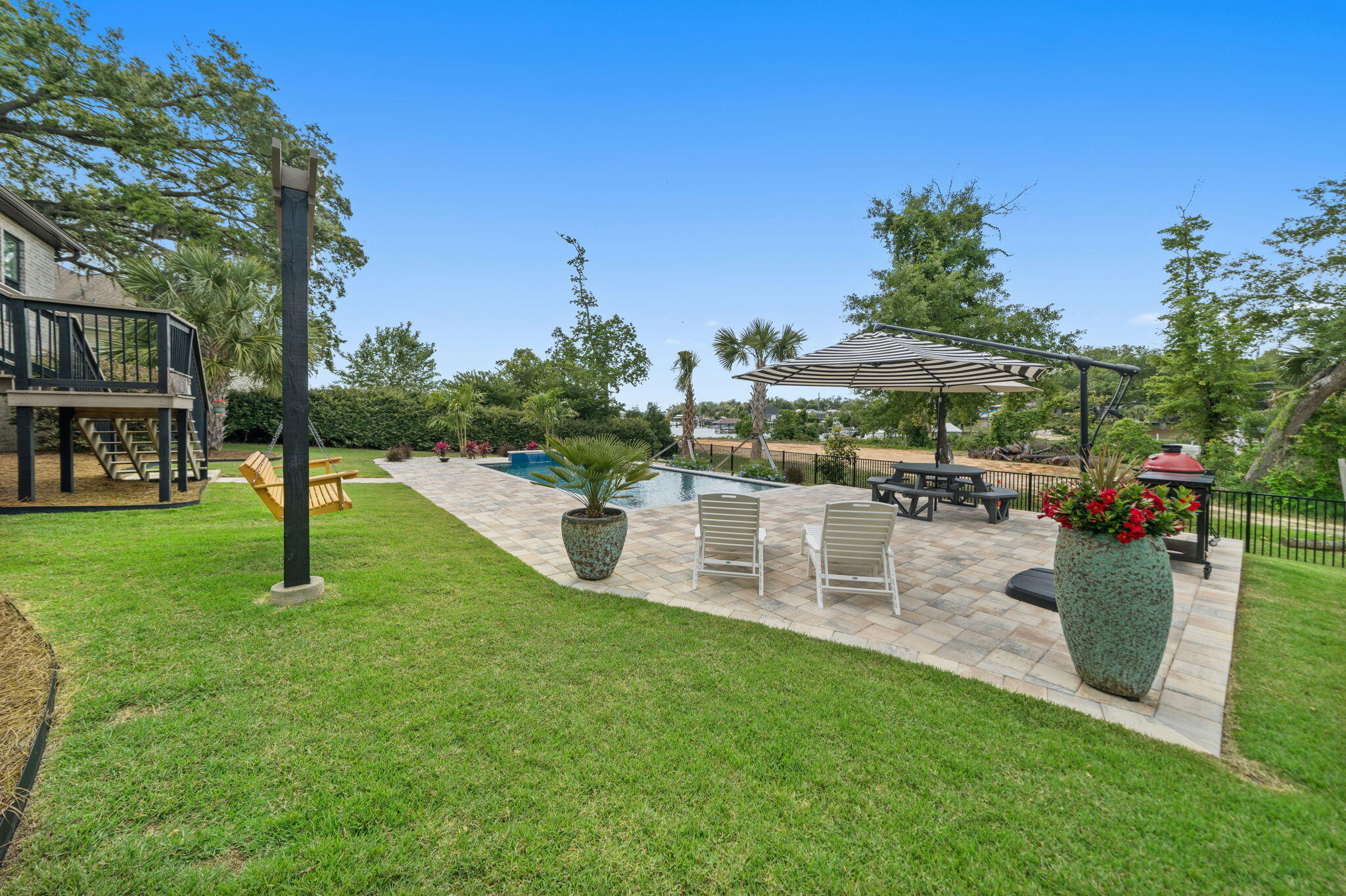 property viewer photo 5
