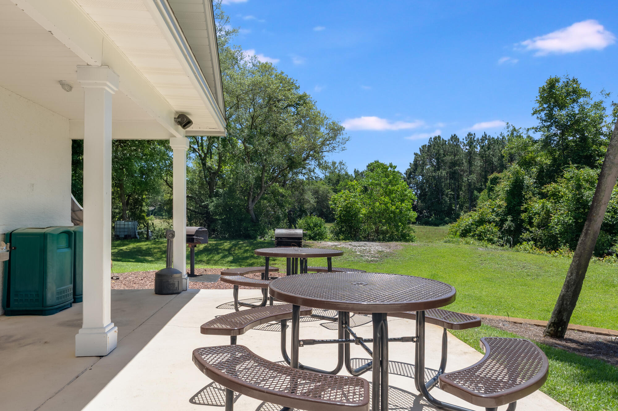 main property photo 25
