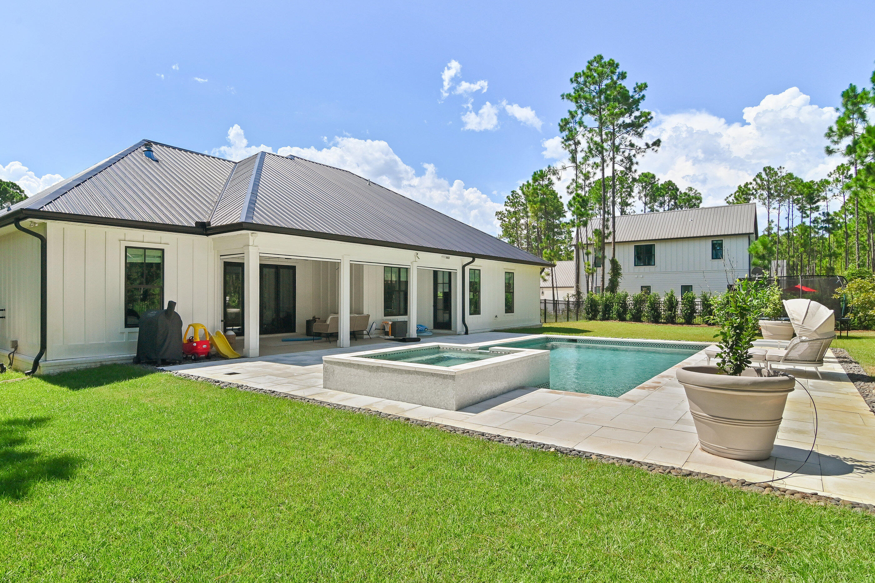 property viewer photo 40
