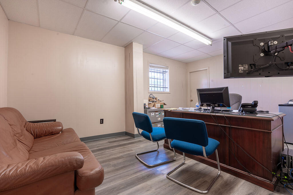 main property photo 34