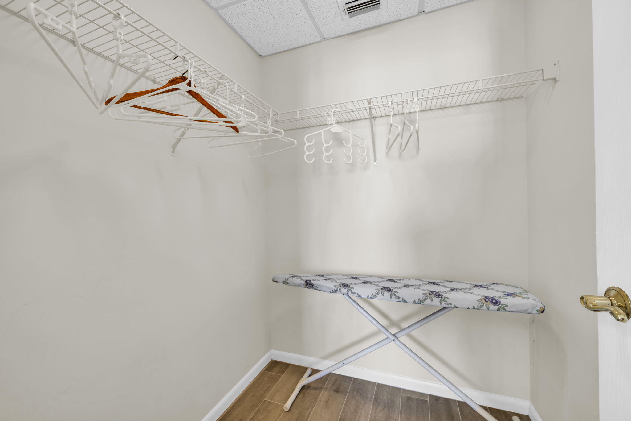 property viewer photo 23
