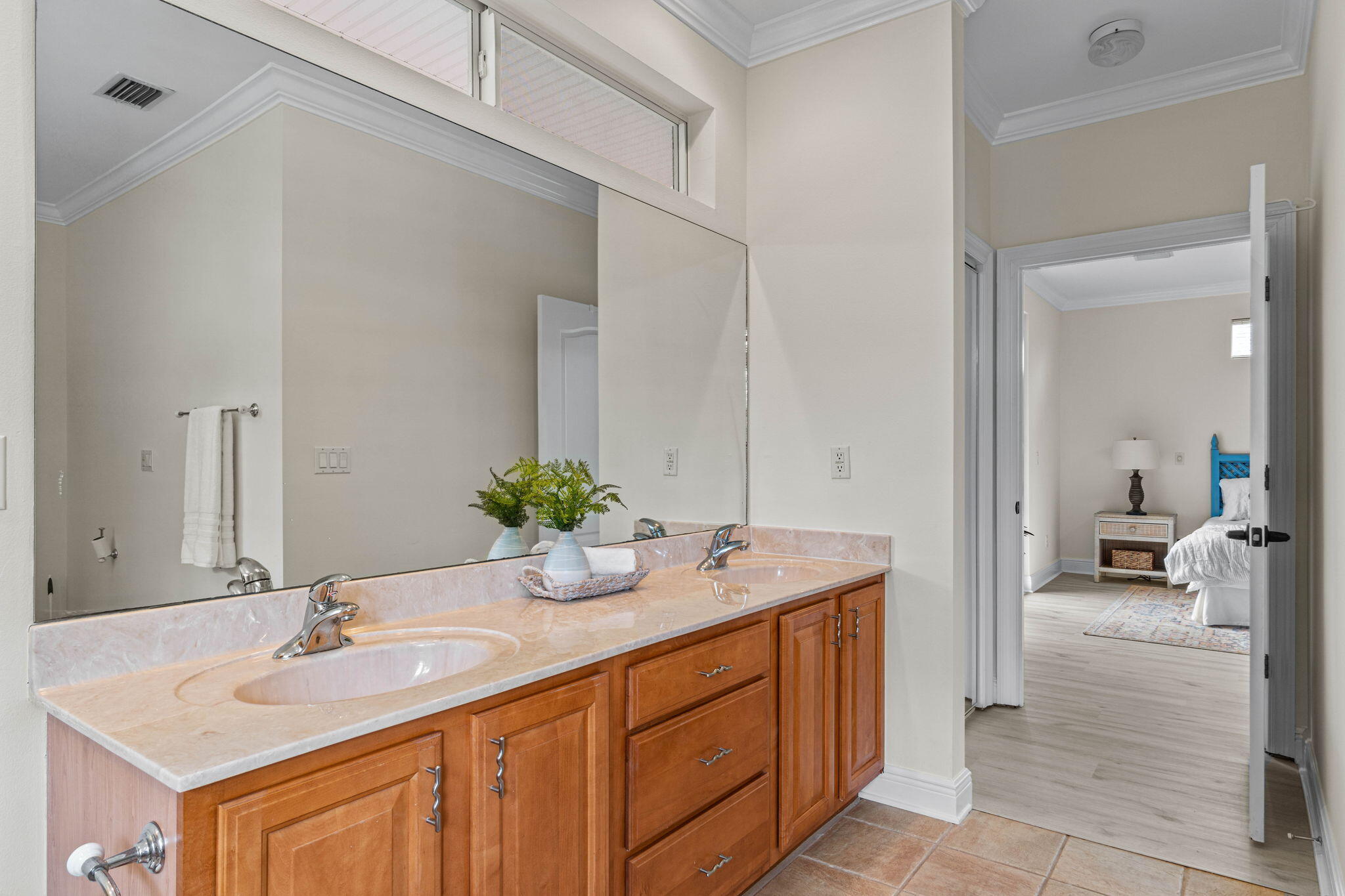 property viewer photo 23