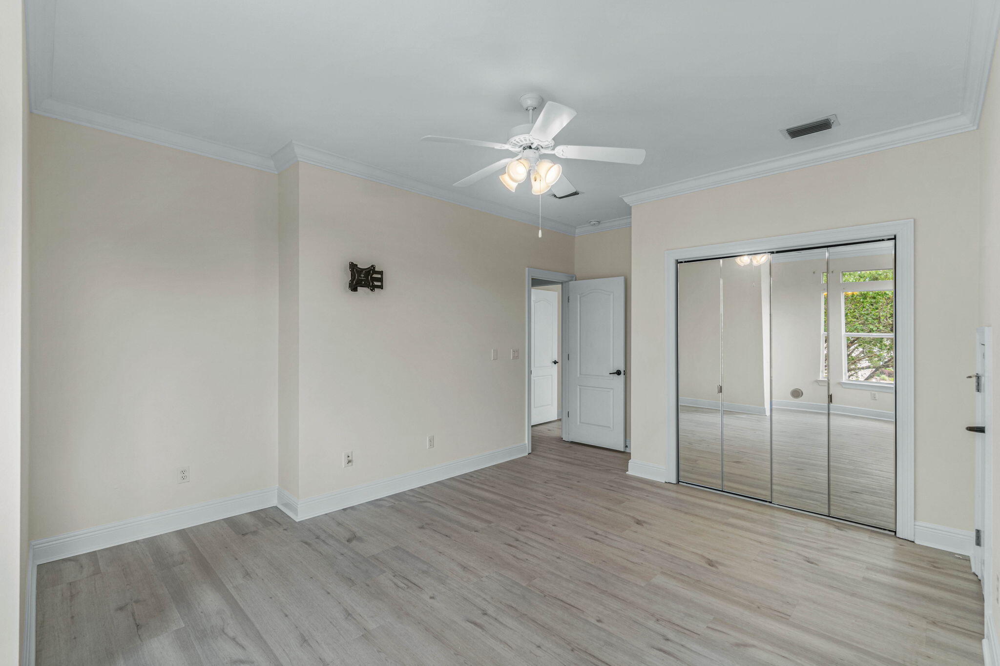 property viewer photo 27