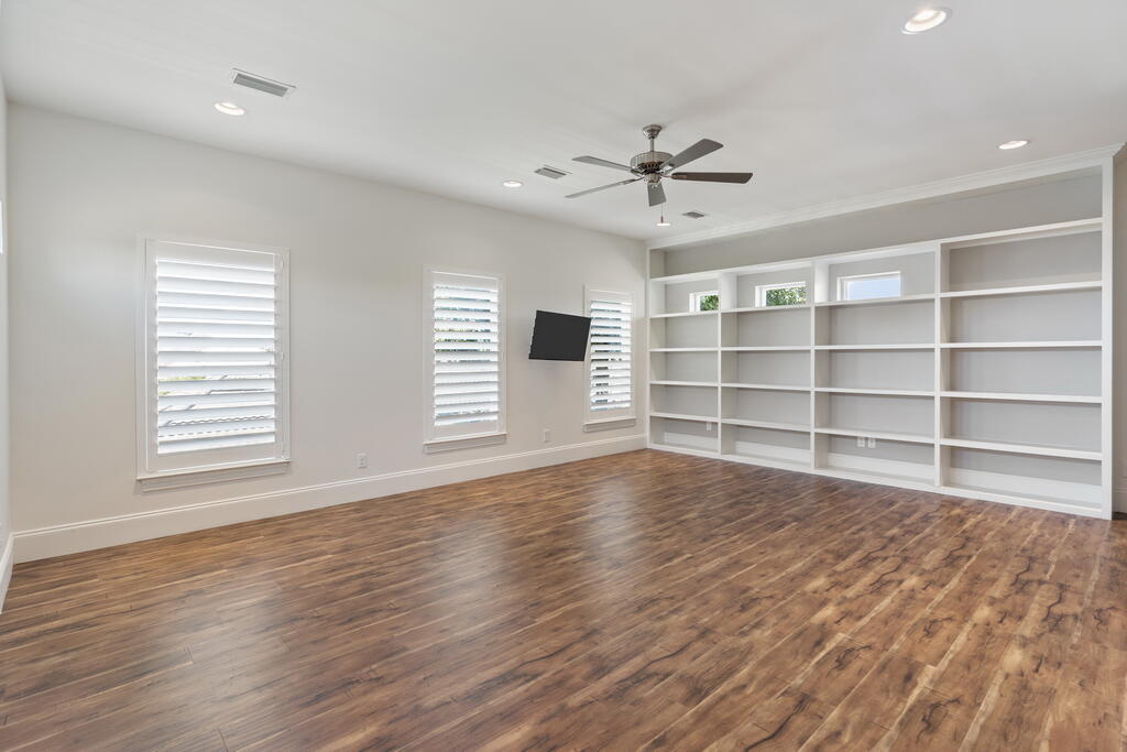 main property photo 64