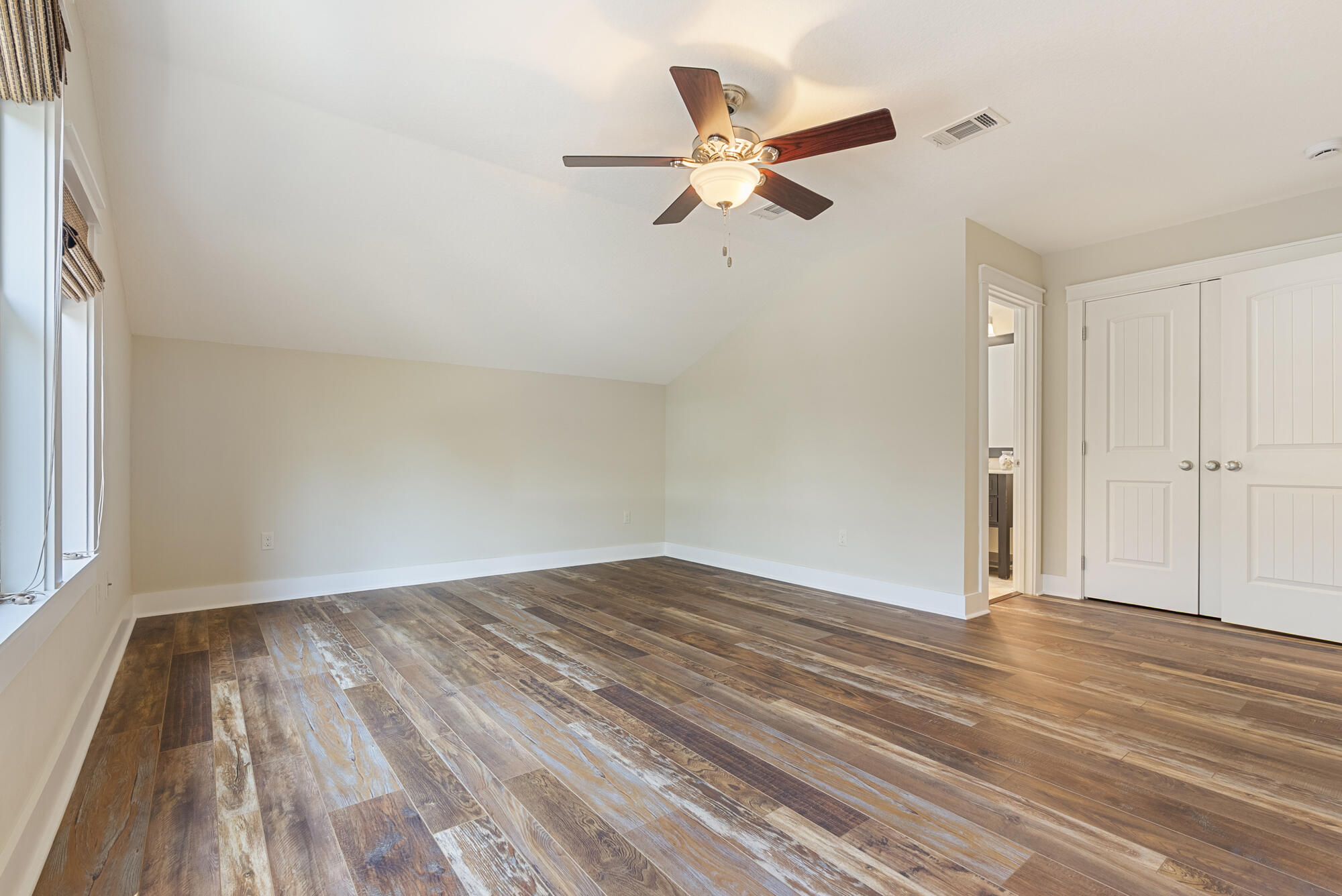 property viewer photo 37