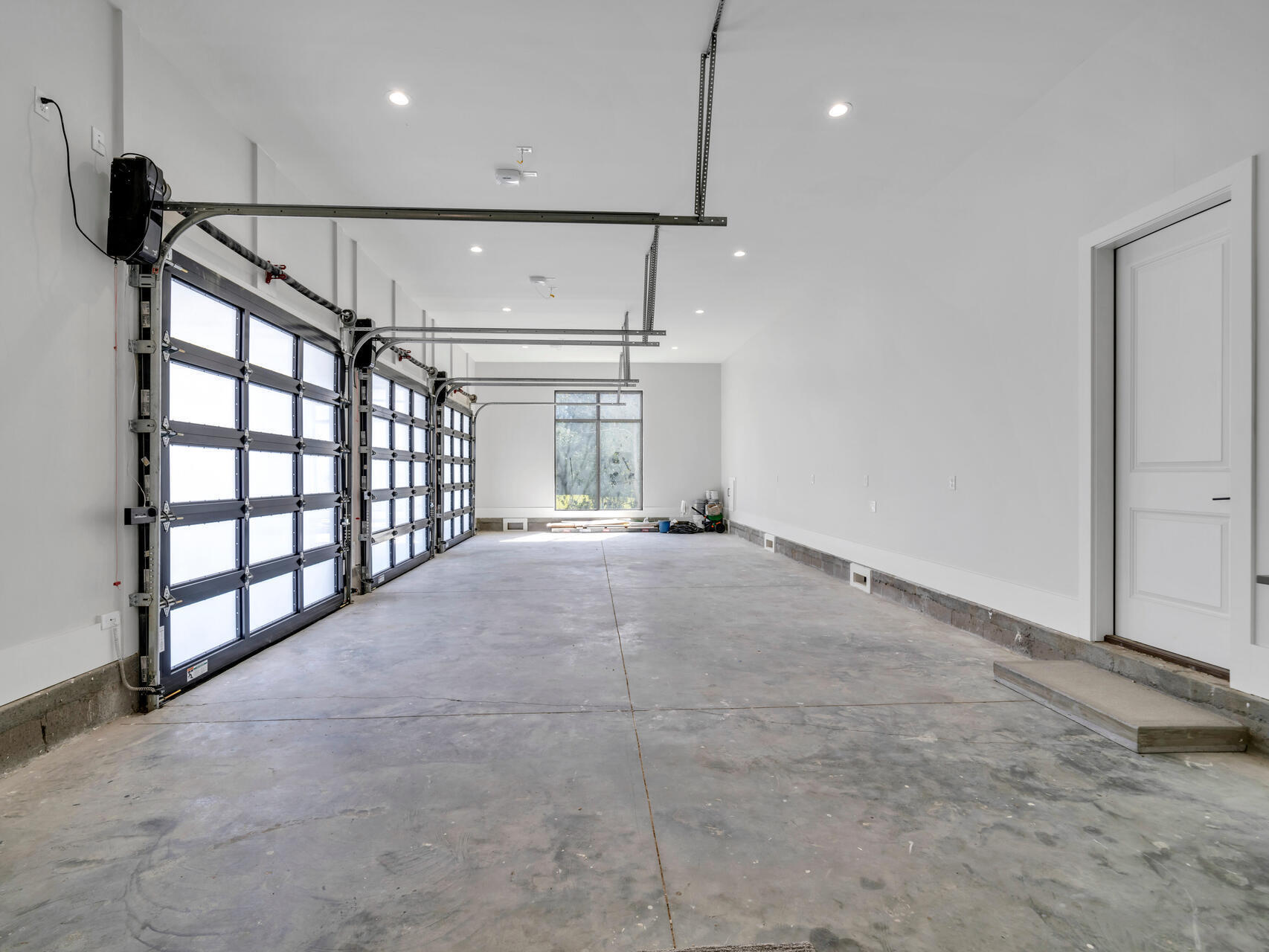 main property photo 77