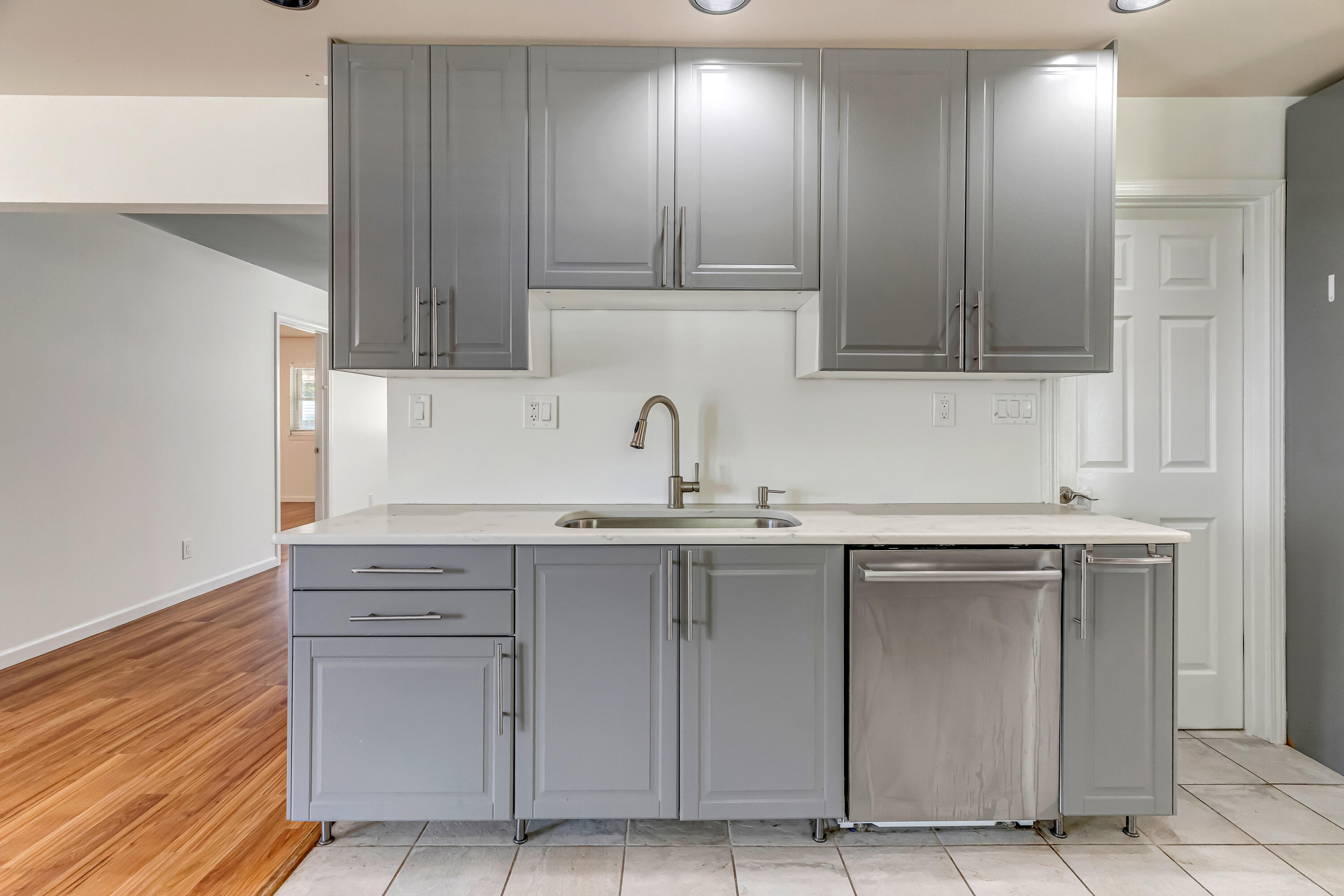 property viewer photo 10