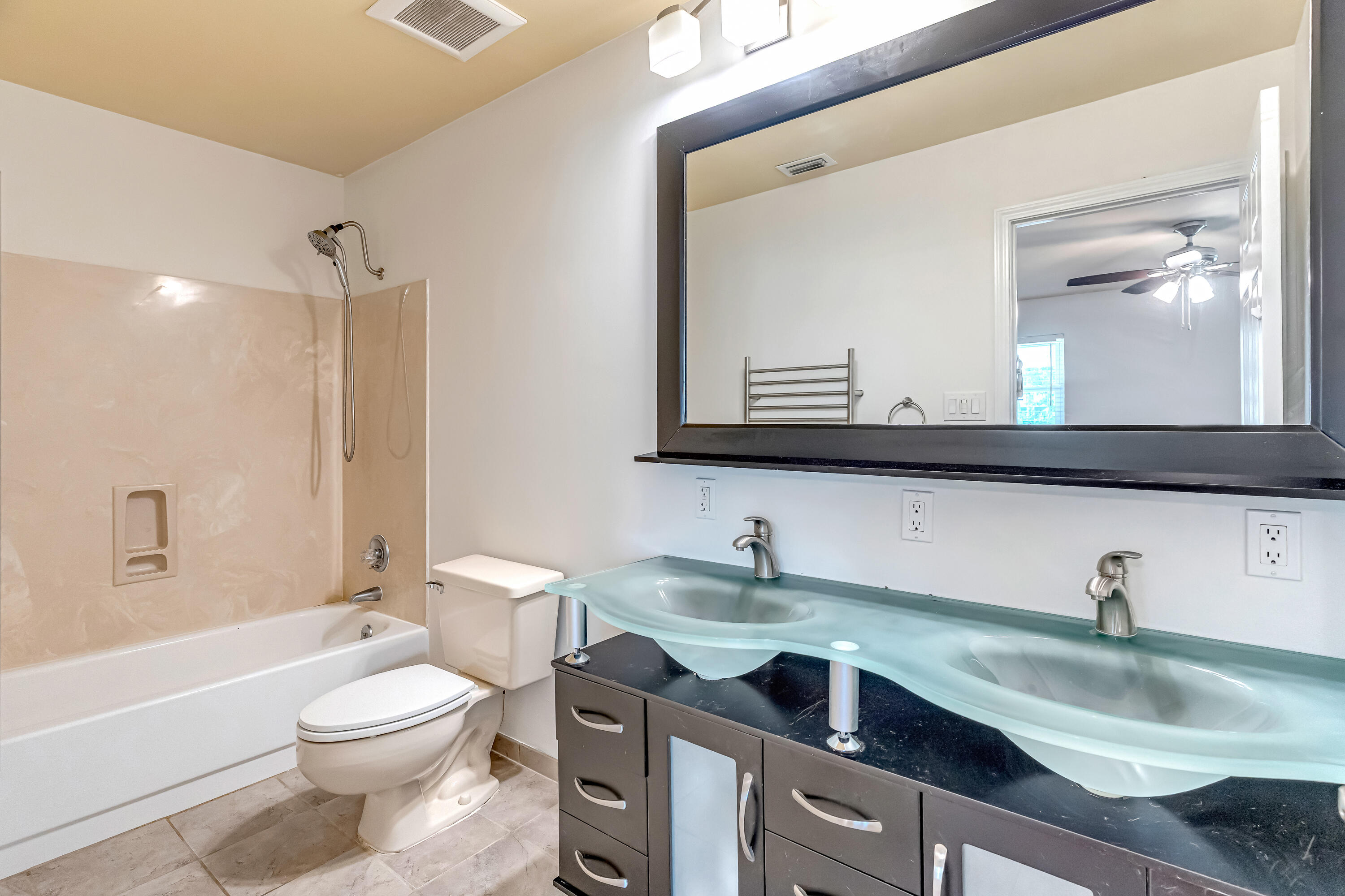 property viewer photo 26