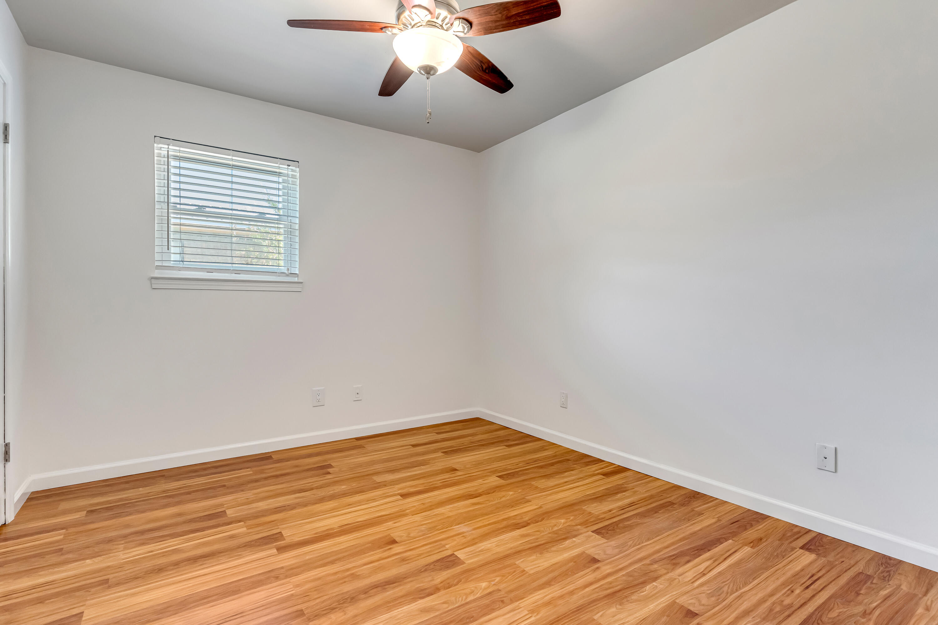property viewer photo 29