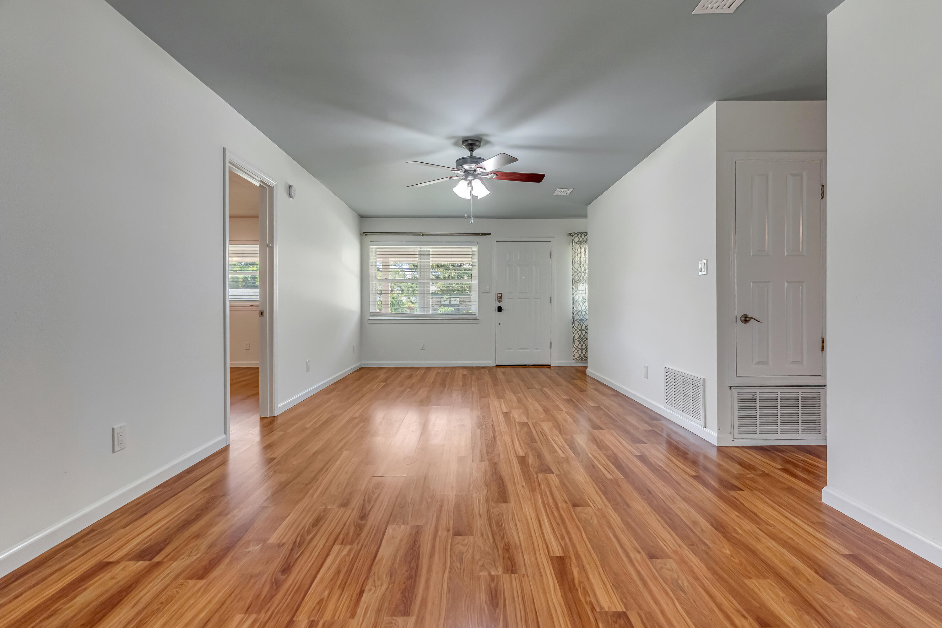 property viewer photo 7