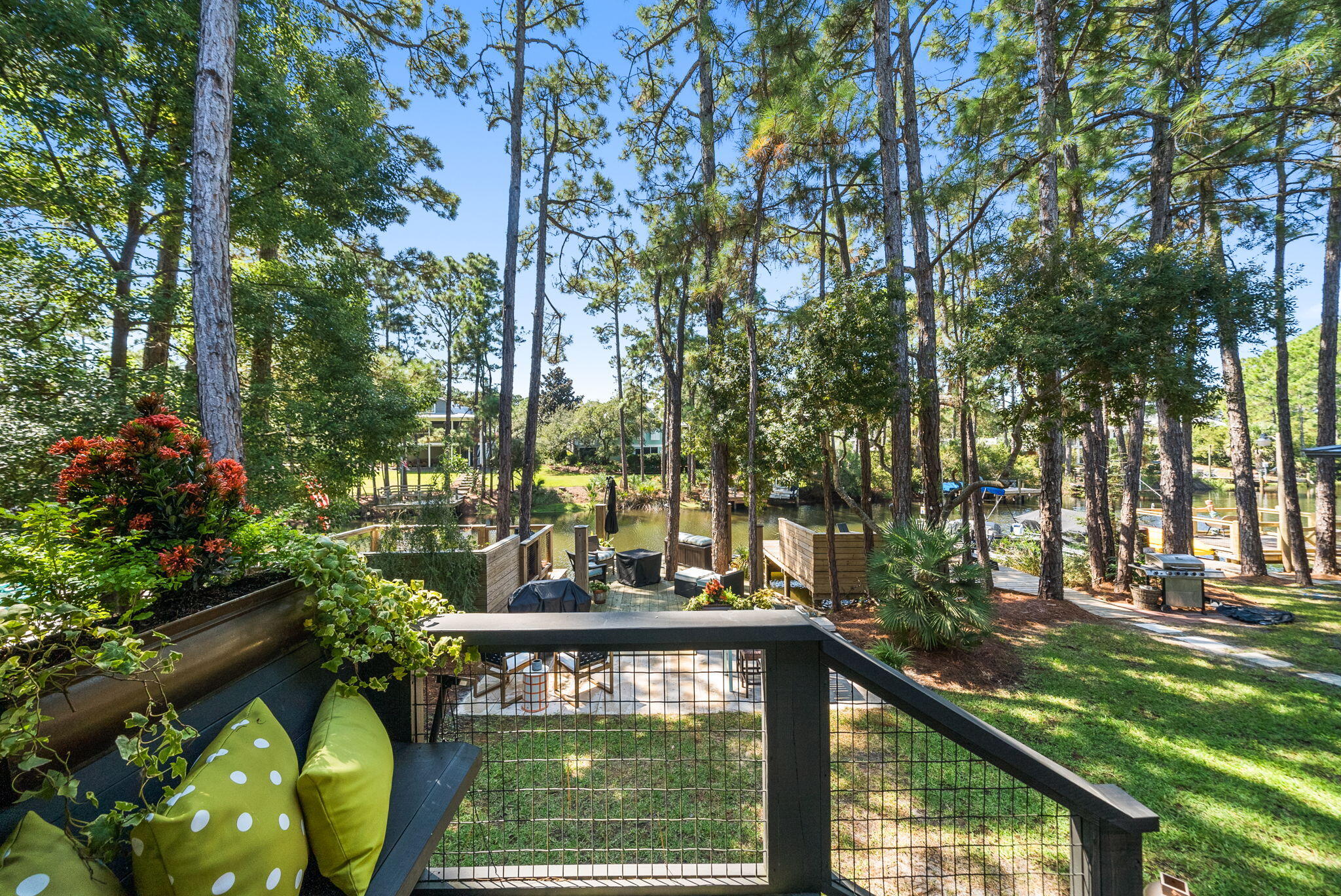 main property photo 40