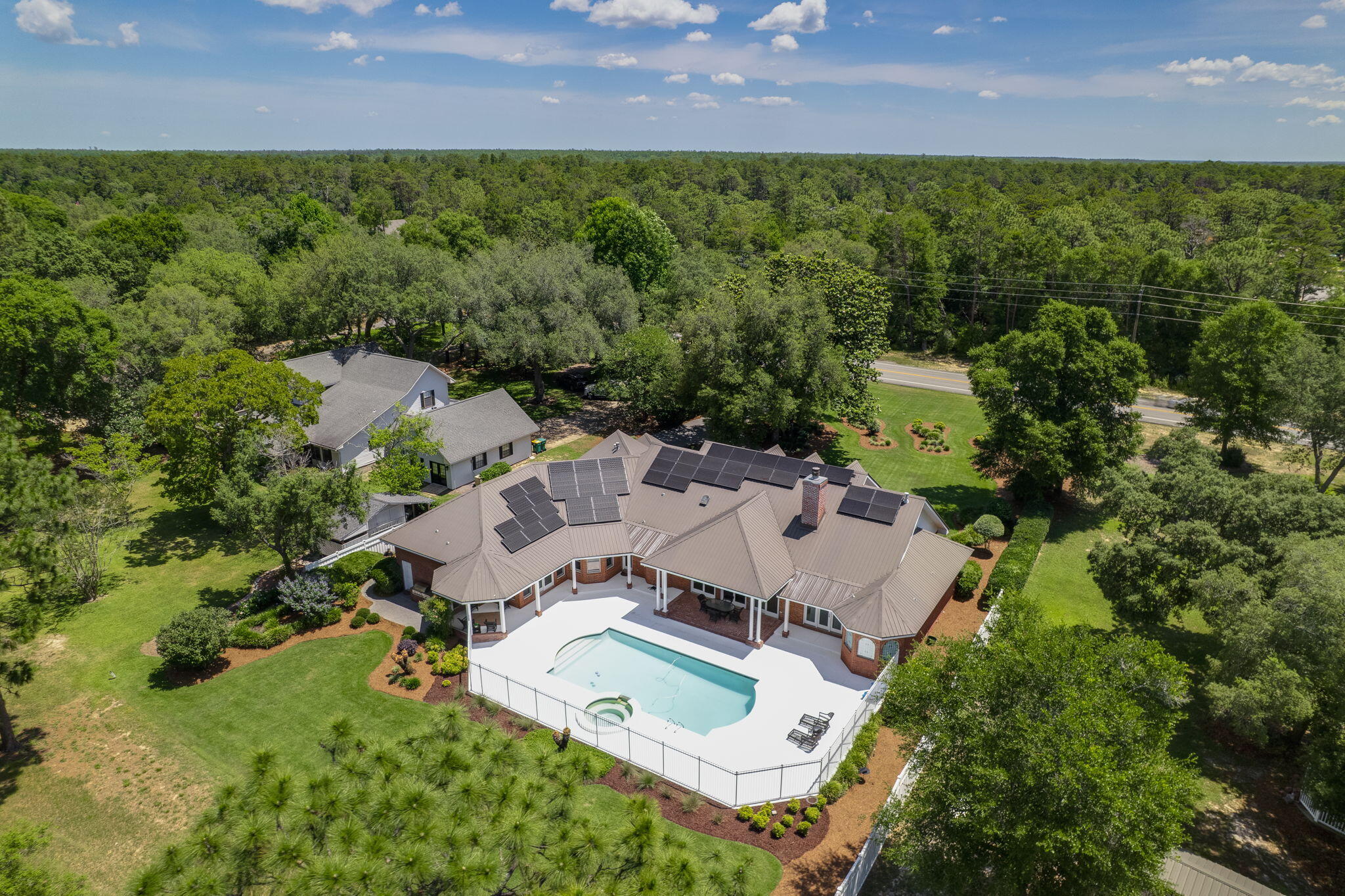 main property photo 14