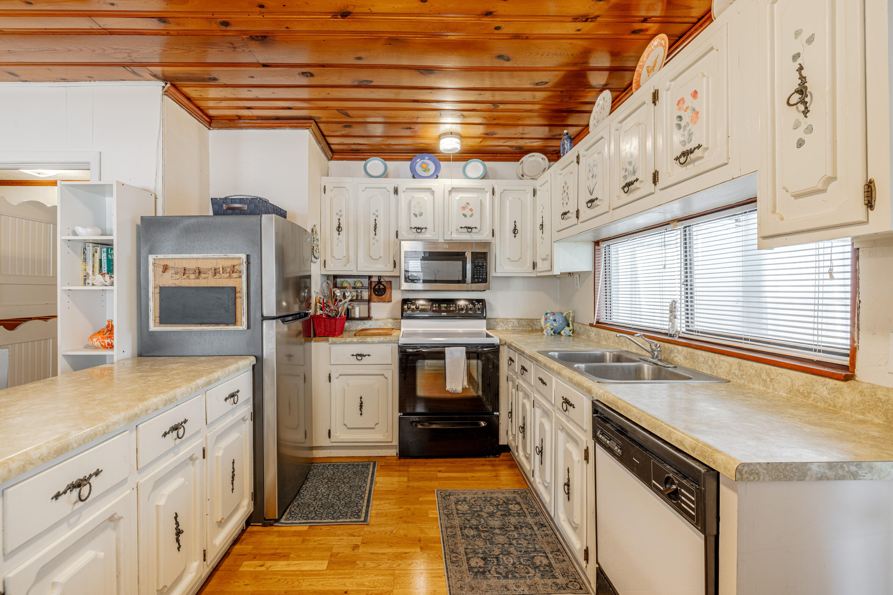 main property photo 17