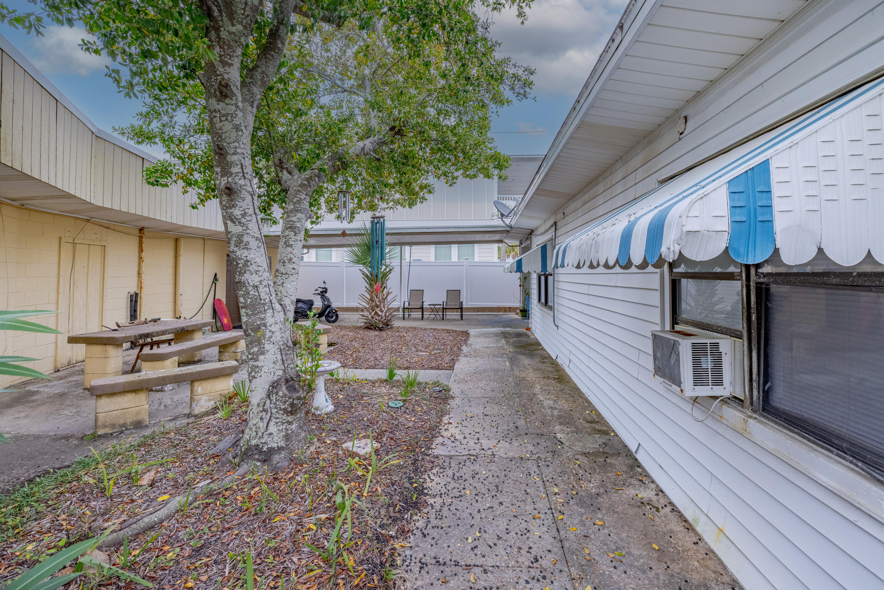 main property photo 45