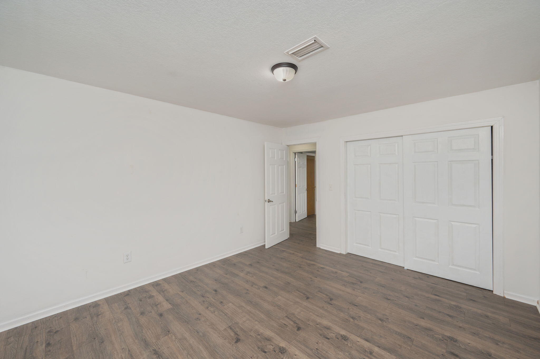 property viewer photo 23