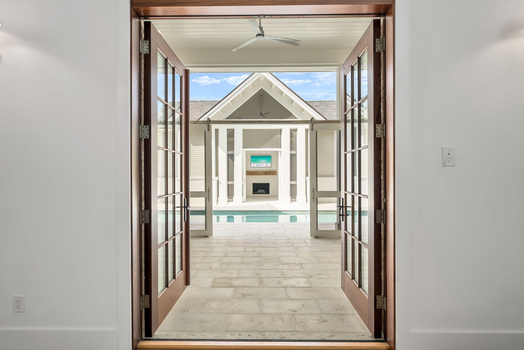 main property photo 78