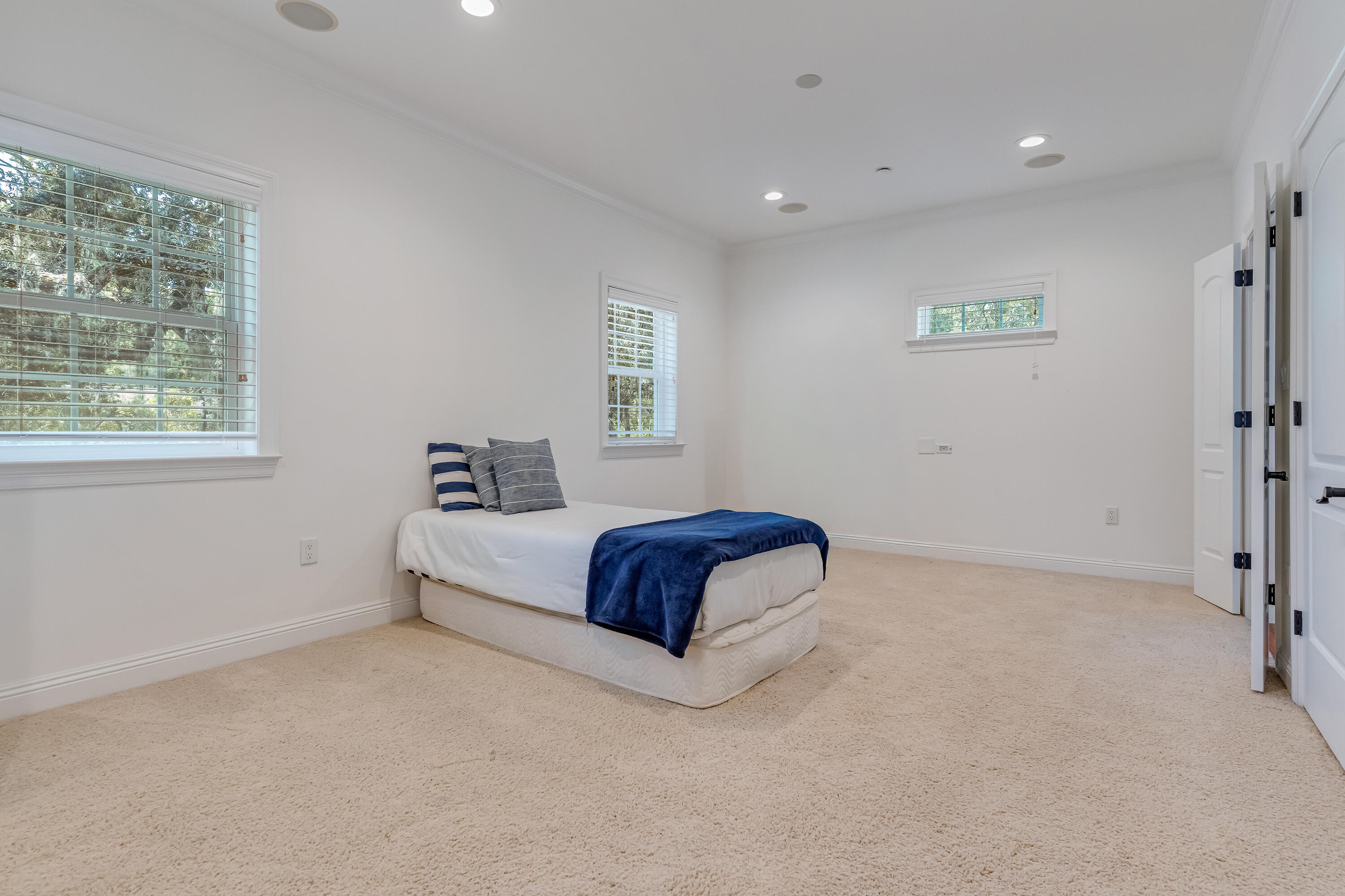 main property photo 80