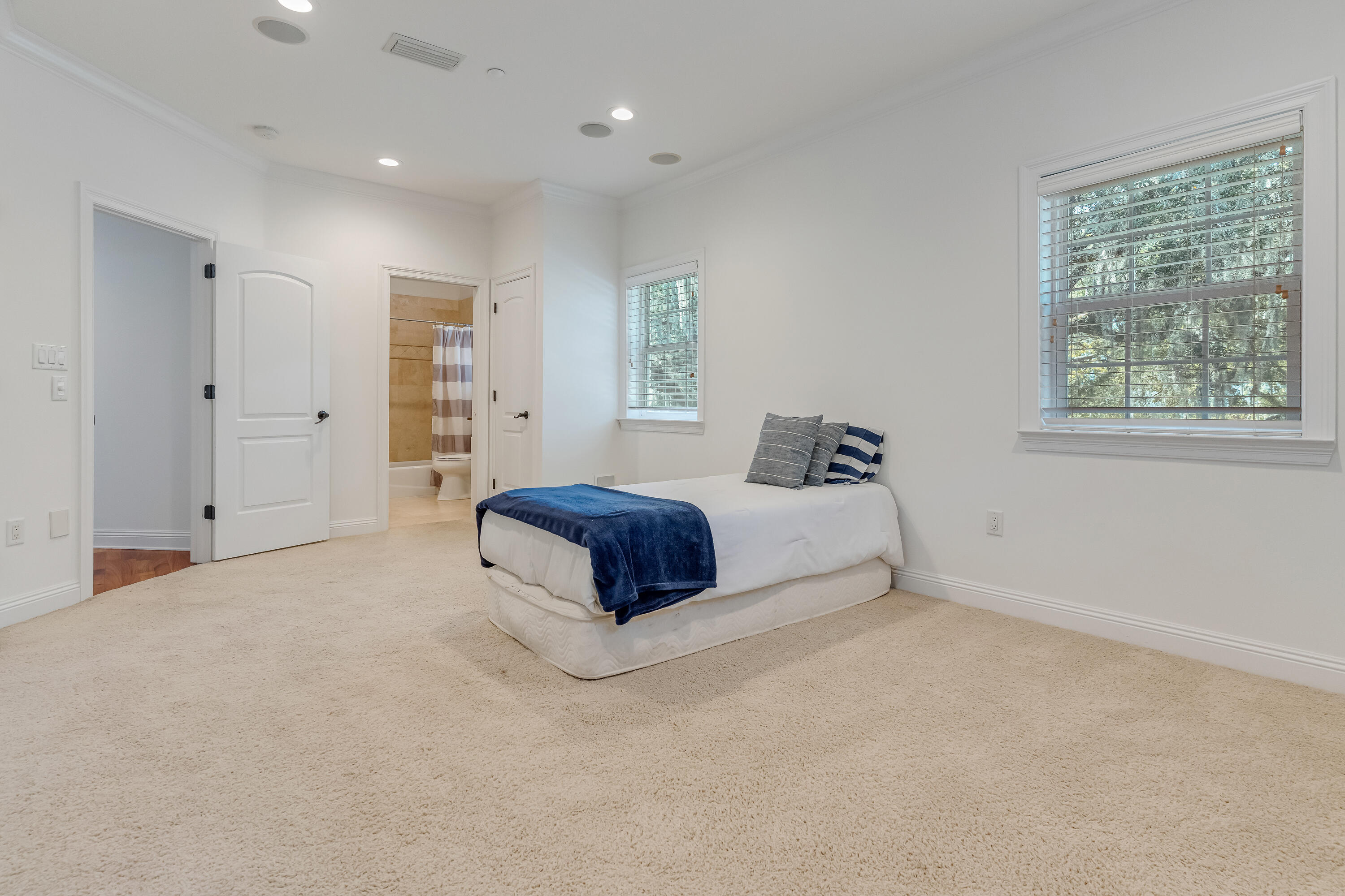main property photo 82