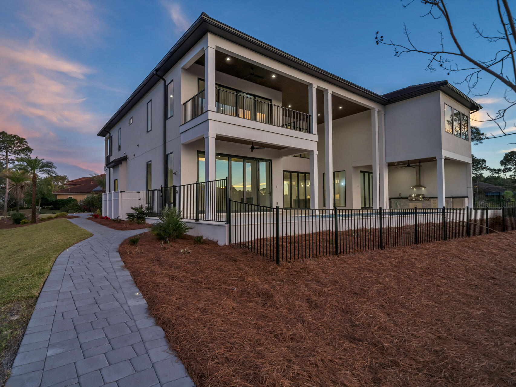 main property photo 16