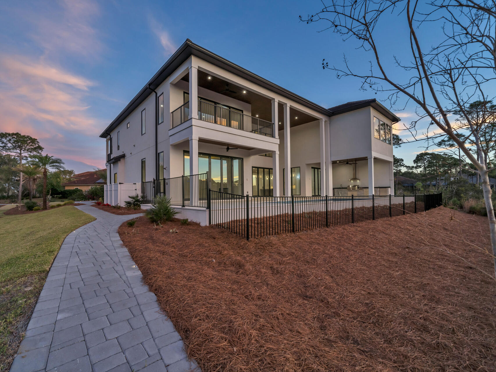 main property photo 17