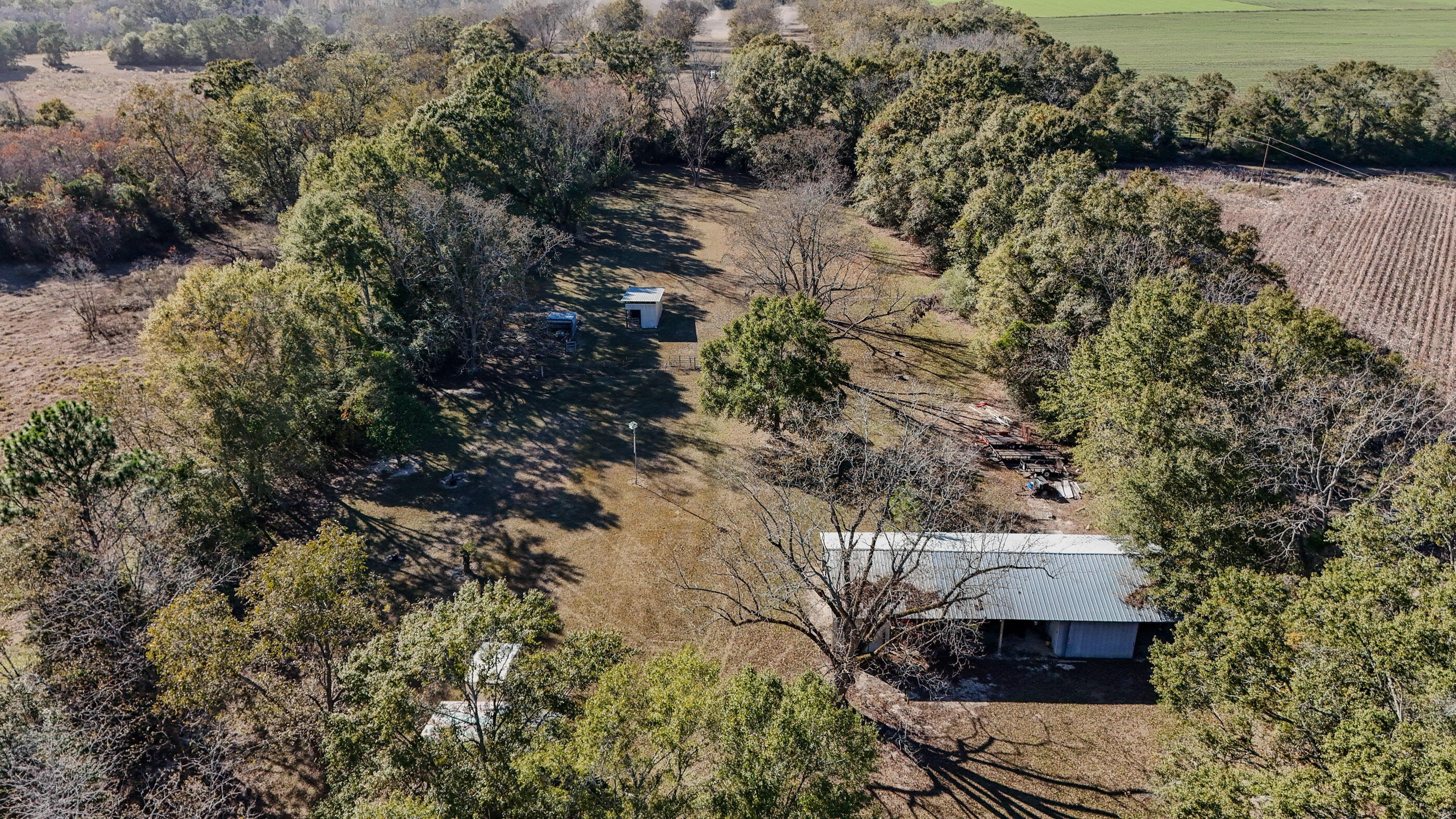 main property photo 40