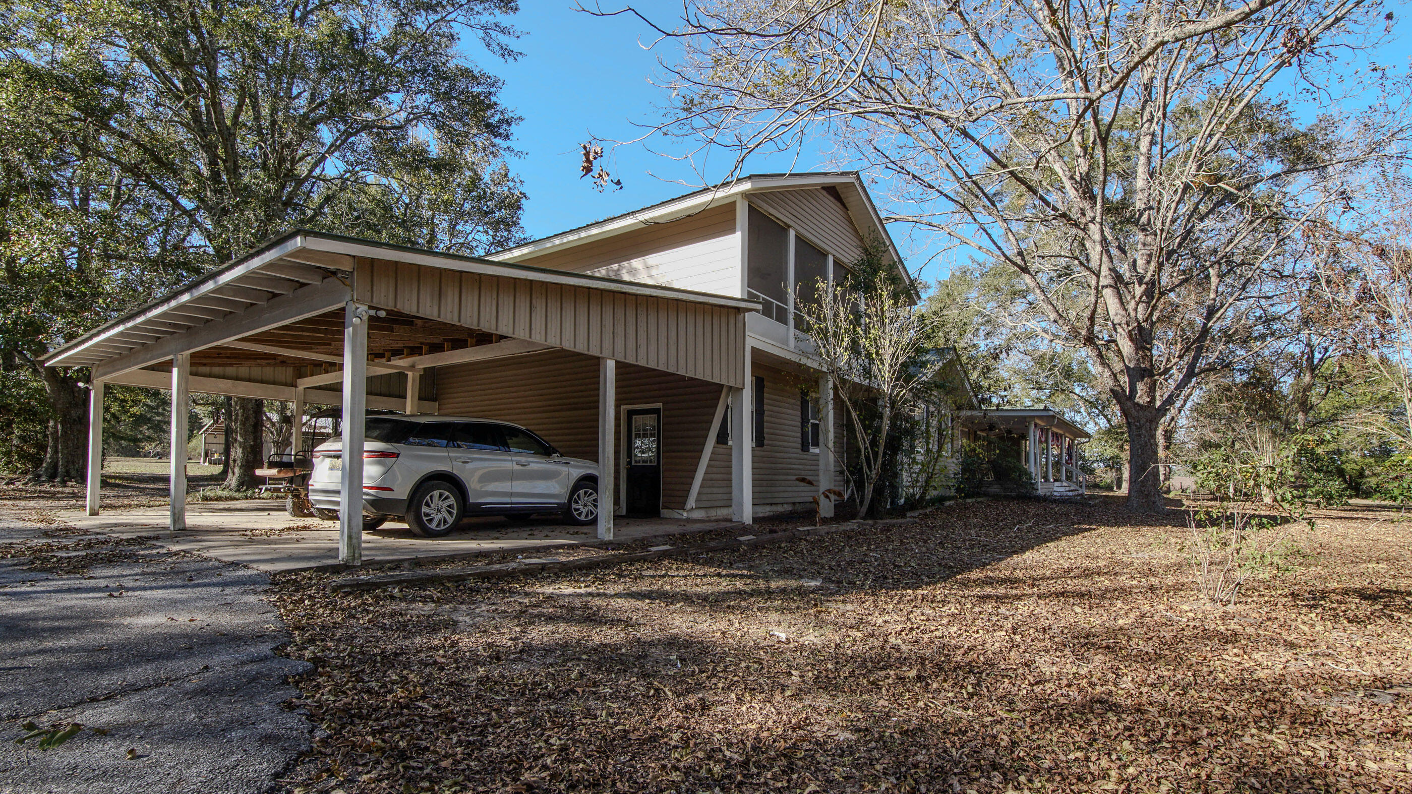main property photo 43