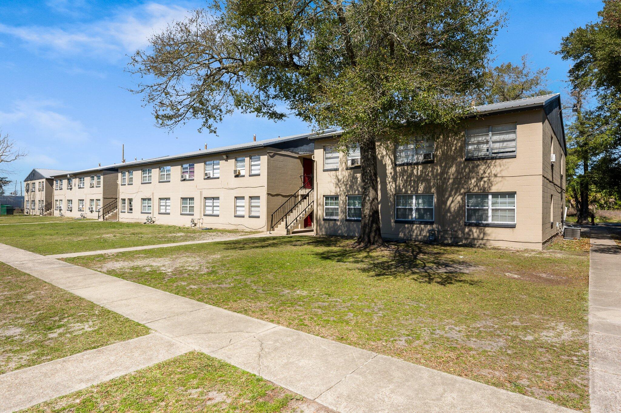 main property photo 13