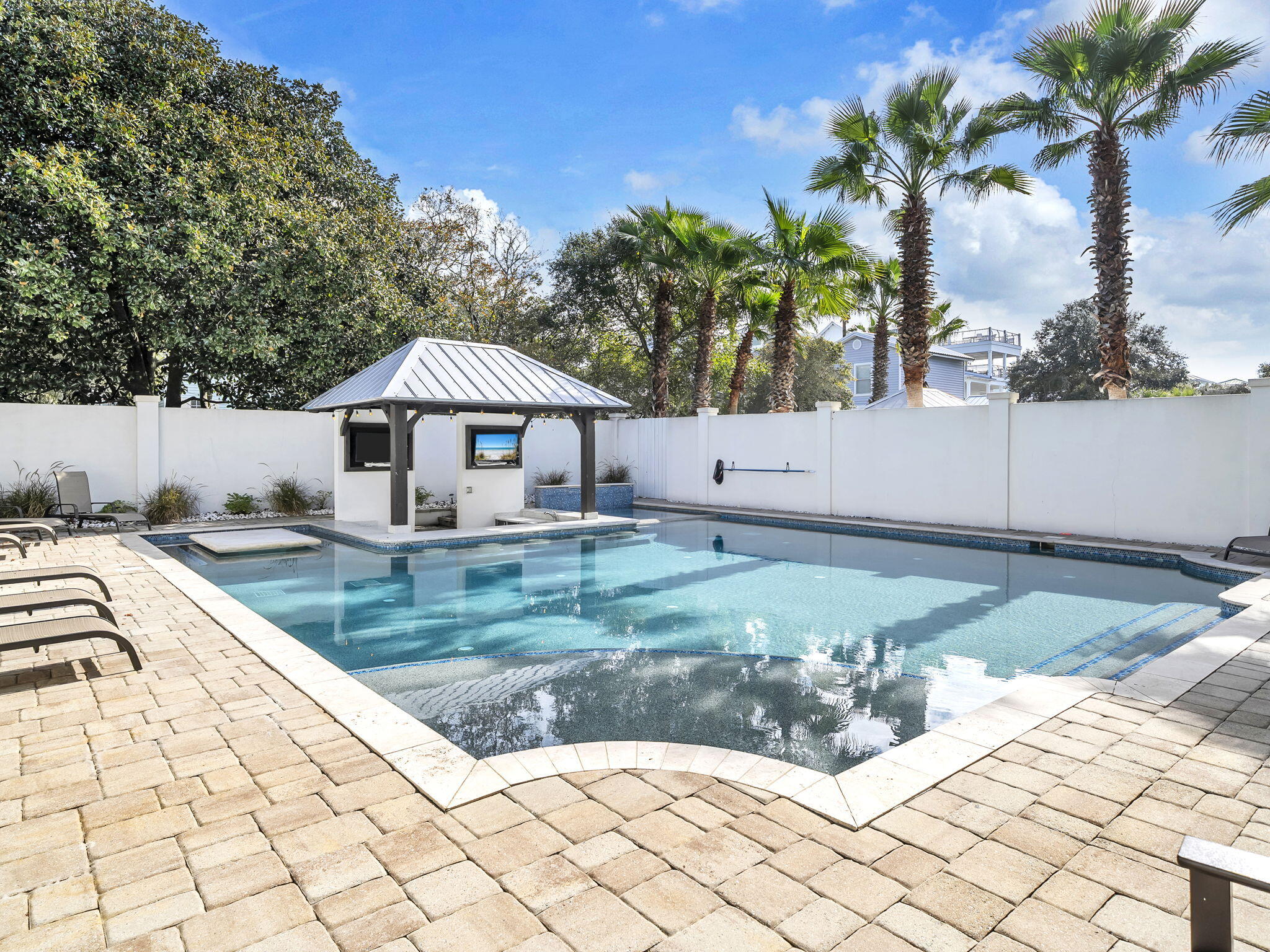 main property photo 99