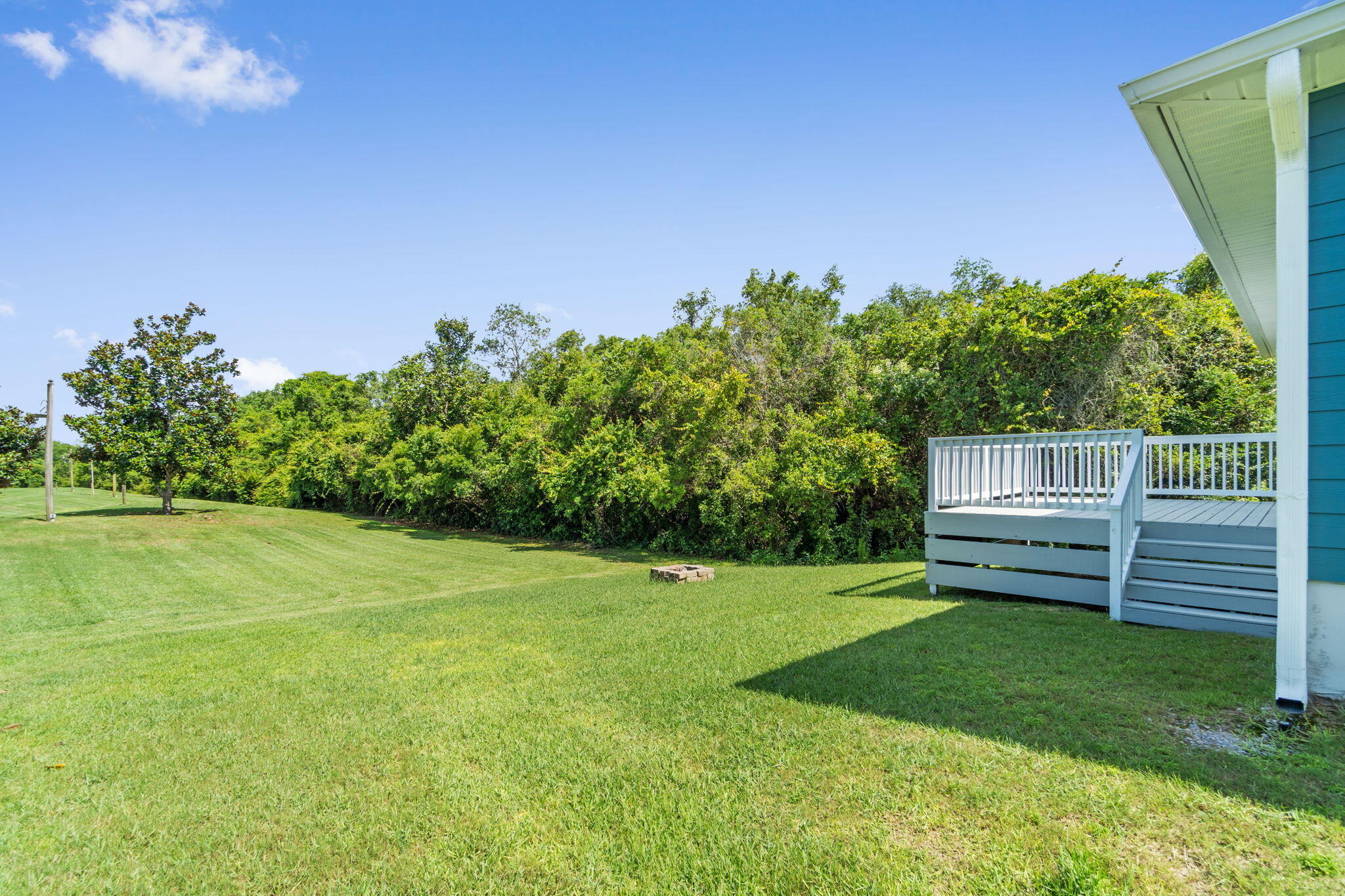 main property photo 40