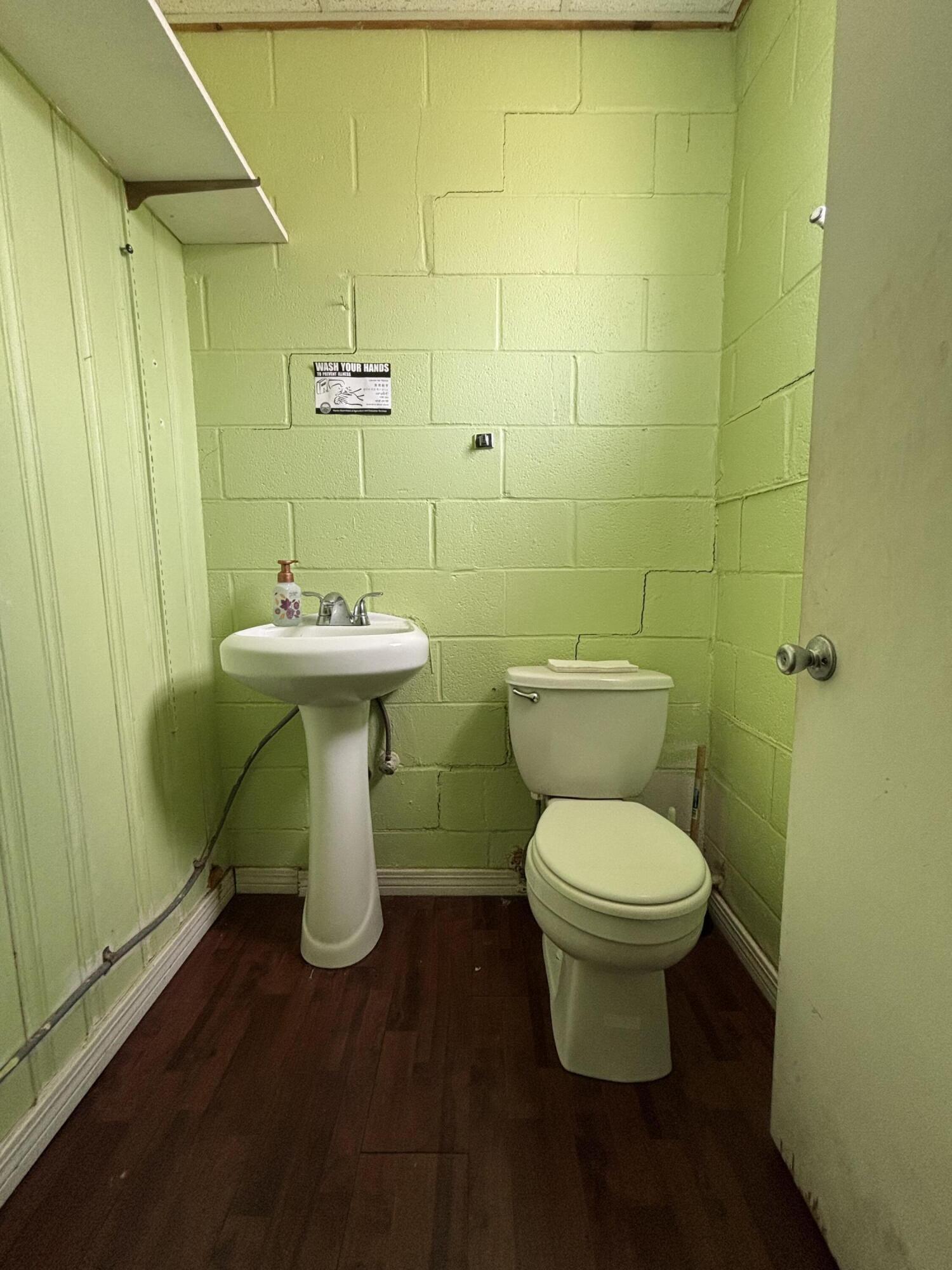 main property photo 11