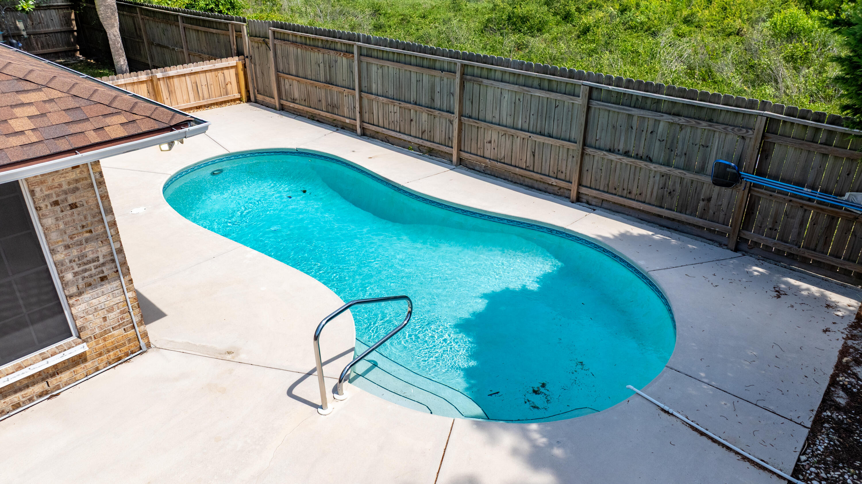 main property photo 45