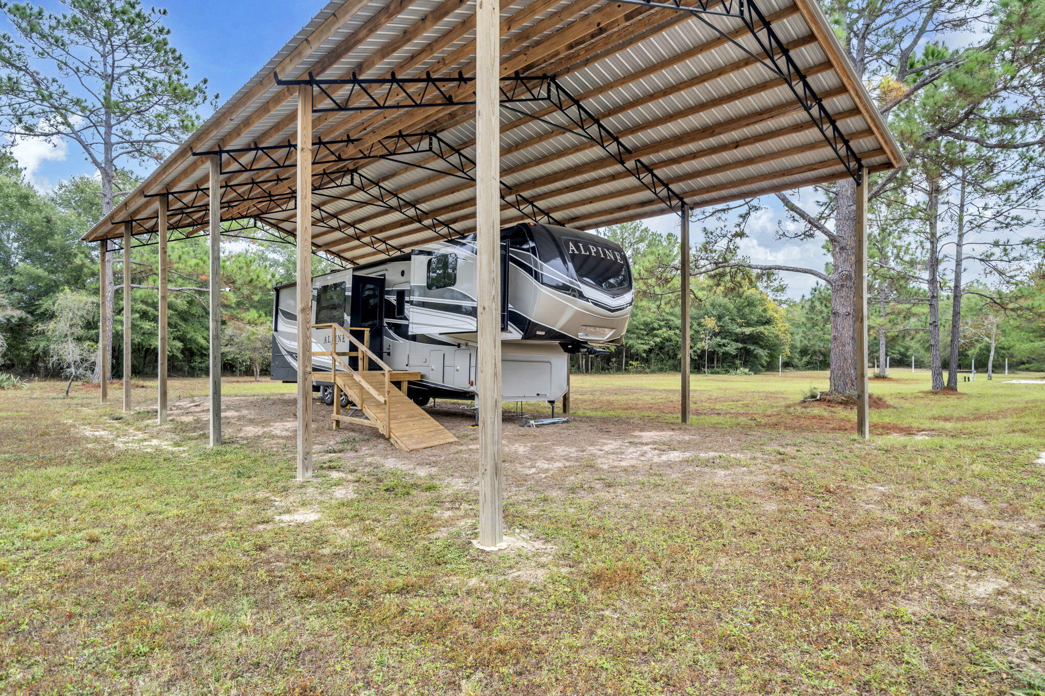 main property photo 16