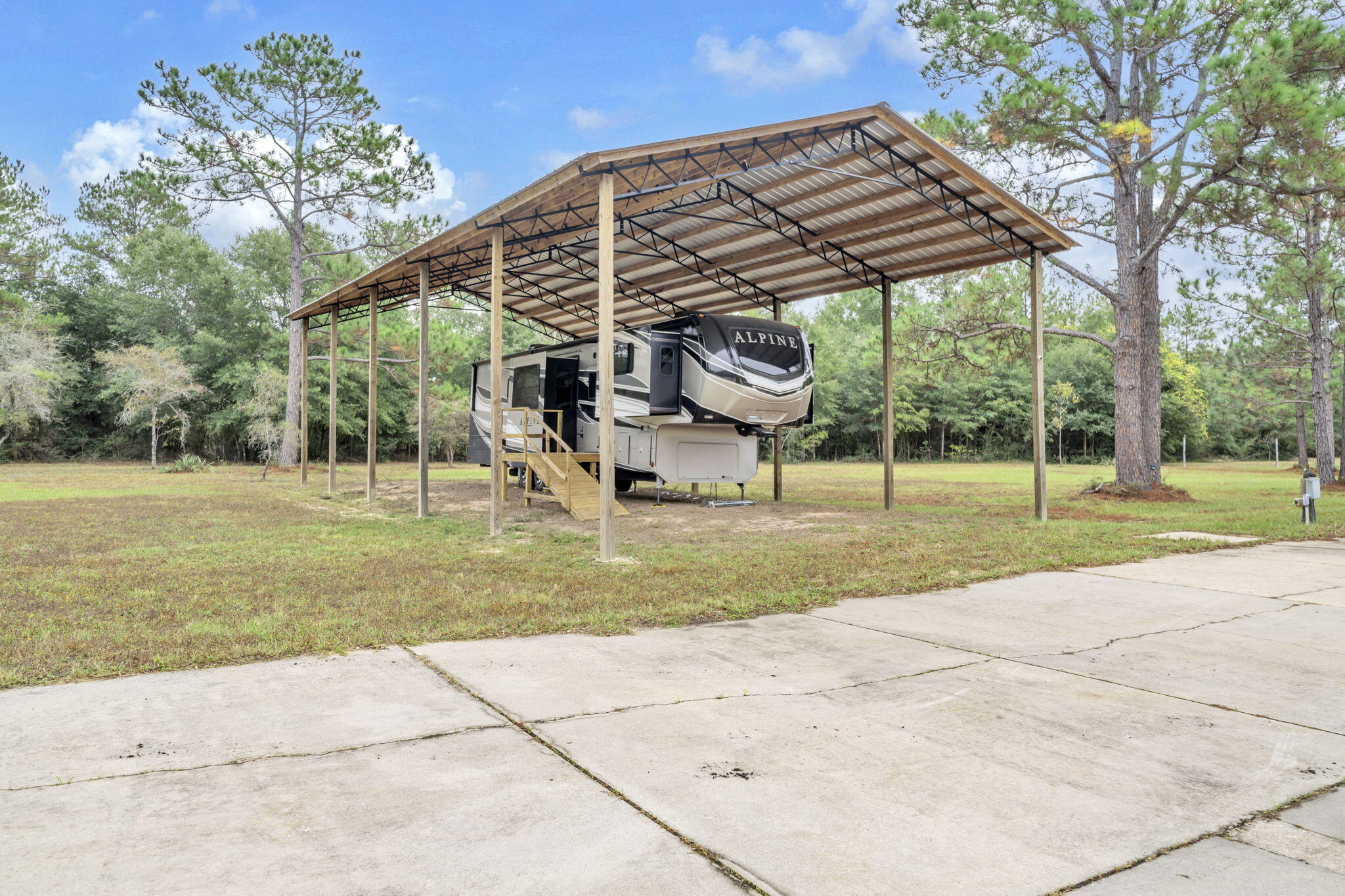 main property photo 19